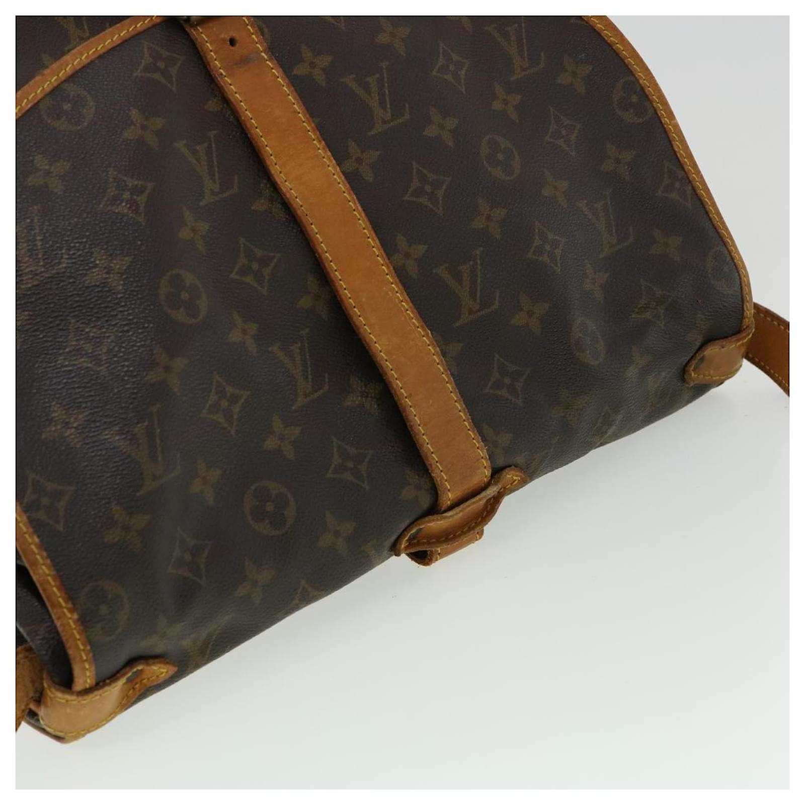 LOUIS VUITTON Monogram Saumur 35 Shoulder Bag M42254 LV Auth ro844