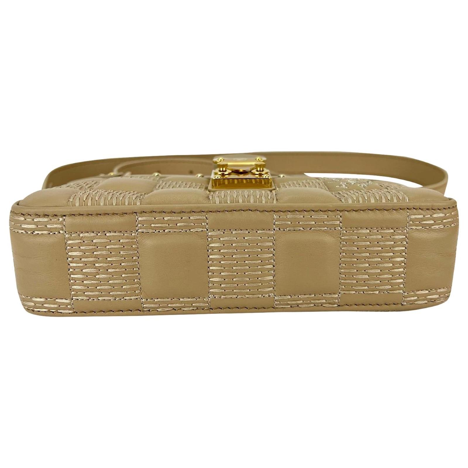 Louis Vuitton 2021 Damier Quilt Troca Pochette PM - Neutrals Crossbody  Bags, Handbags - LOU676950