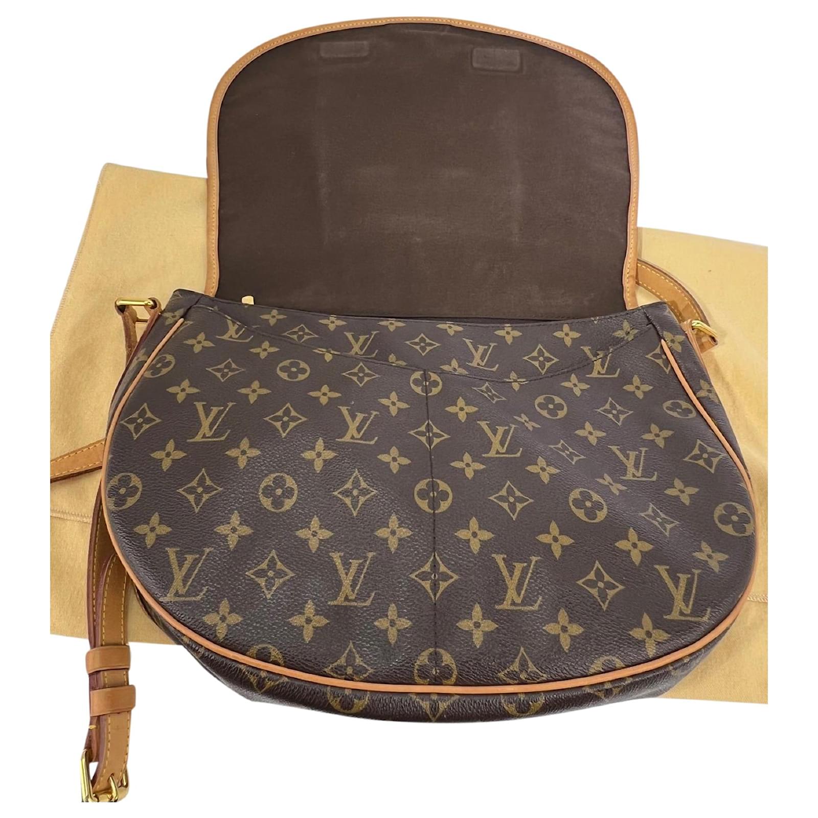 Louis Vuitton Menilmontant MM Monogram Messenger Crossbody Bag preowned  Brown Leather ref.674083 - Joli Closet