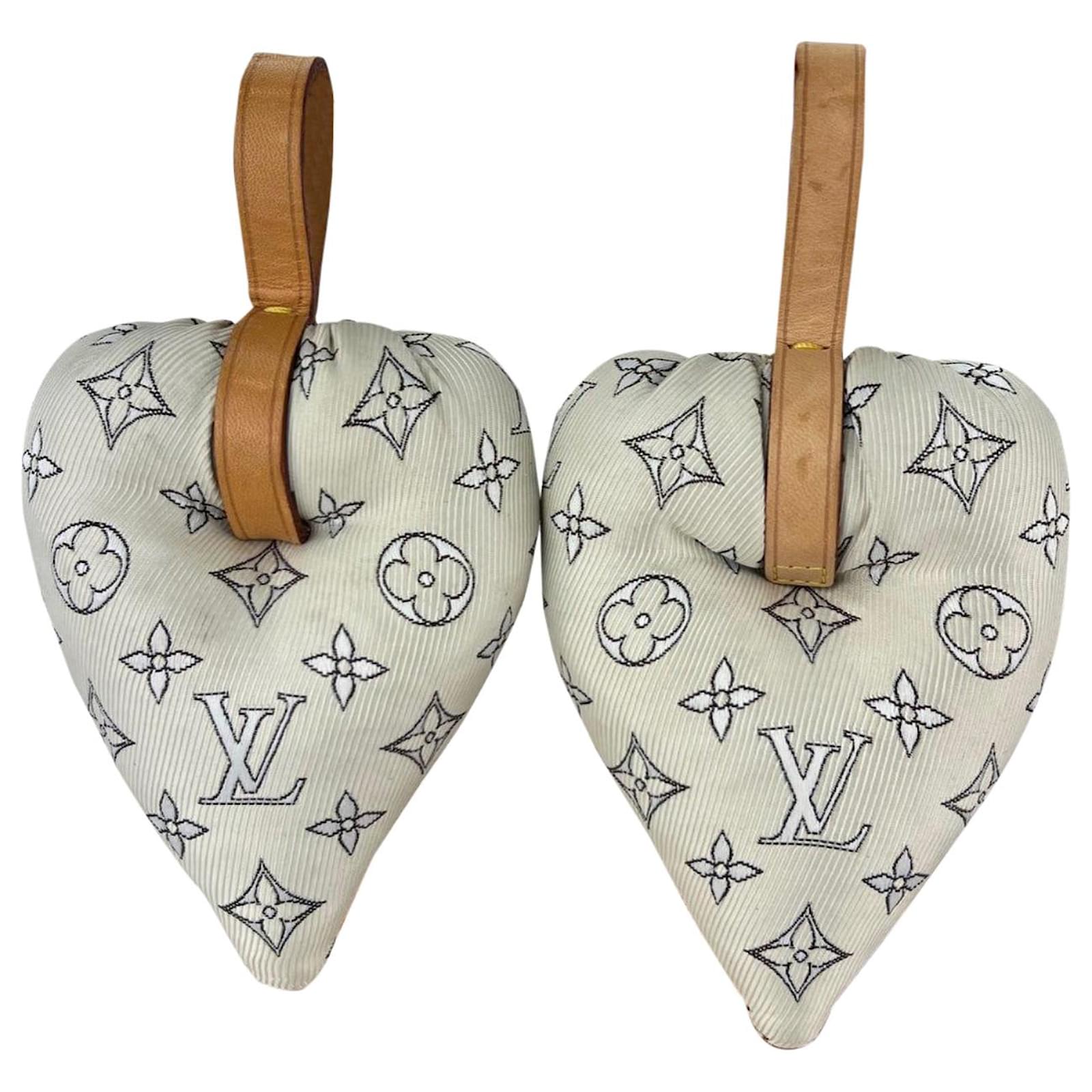 Louis Vuitton Shoe Inserts Lv Travel Wardrobe Accessory Shoe Horns Ornament  Auction
