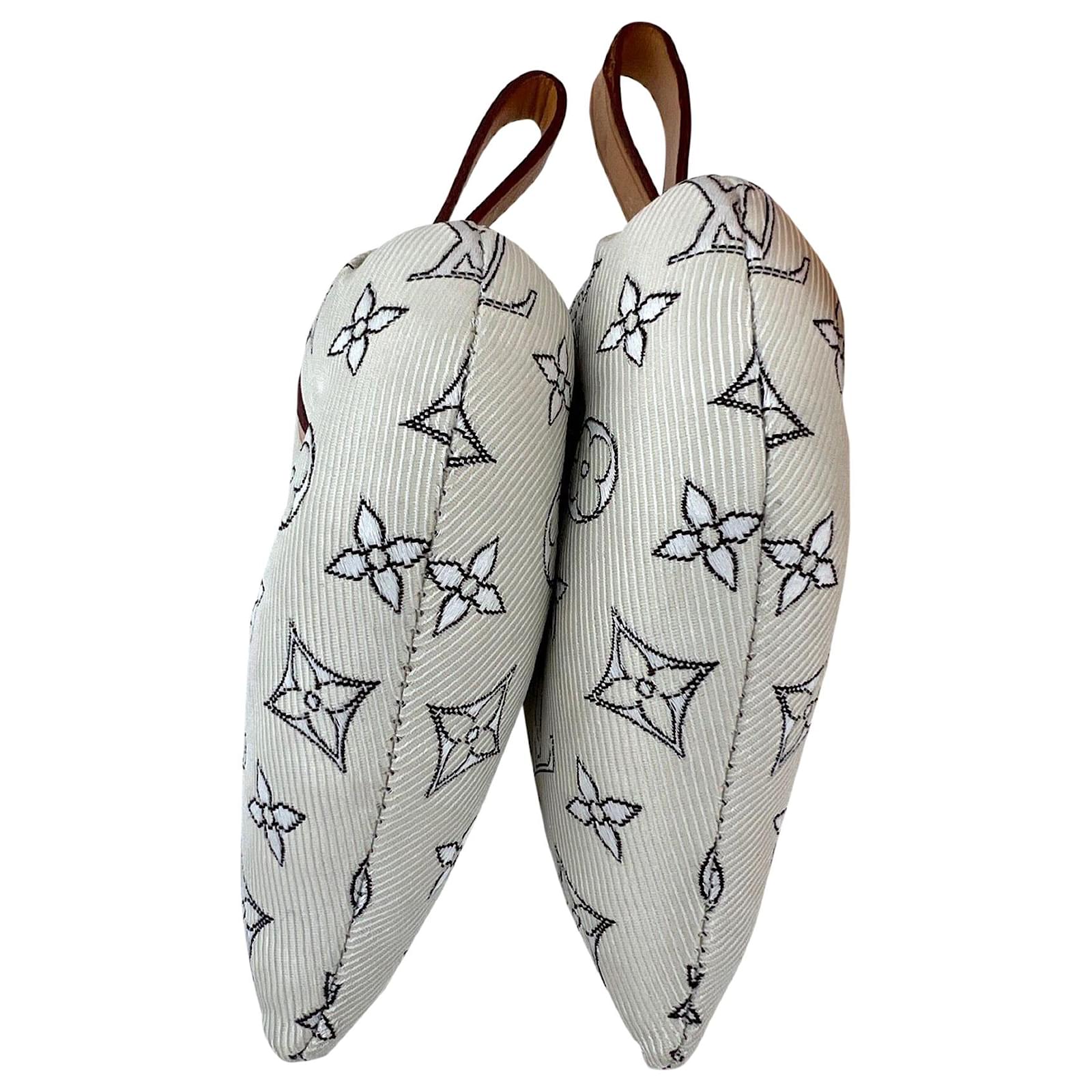 LOUIS VUITTON Shoe Inserts LV Travel Wardrobe Accessory Shoe Horns Ornament