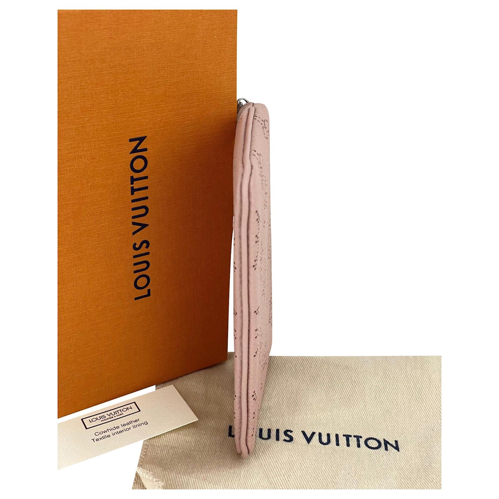 LOUIS VUITTON Key Pouch Mahina Magnolia Pink Coin Holder Bag Charm M69508  New Leather ref.674126 - Joli Closet