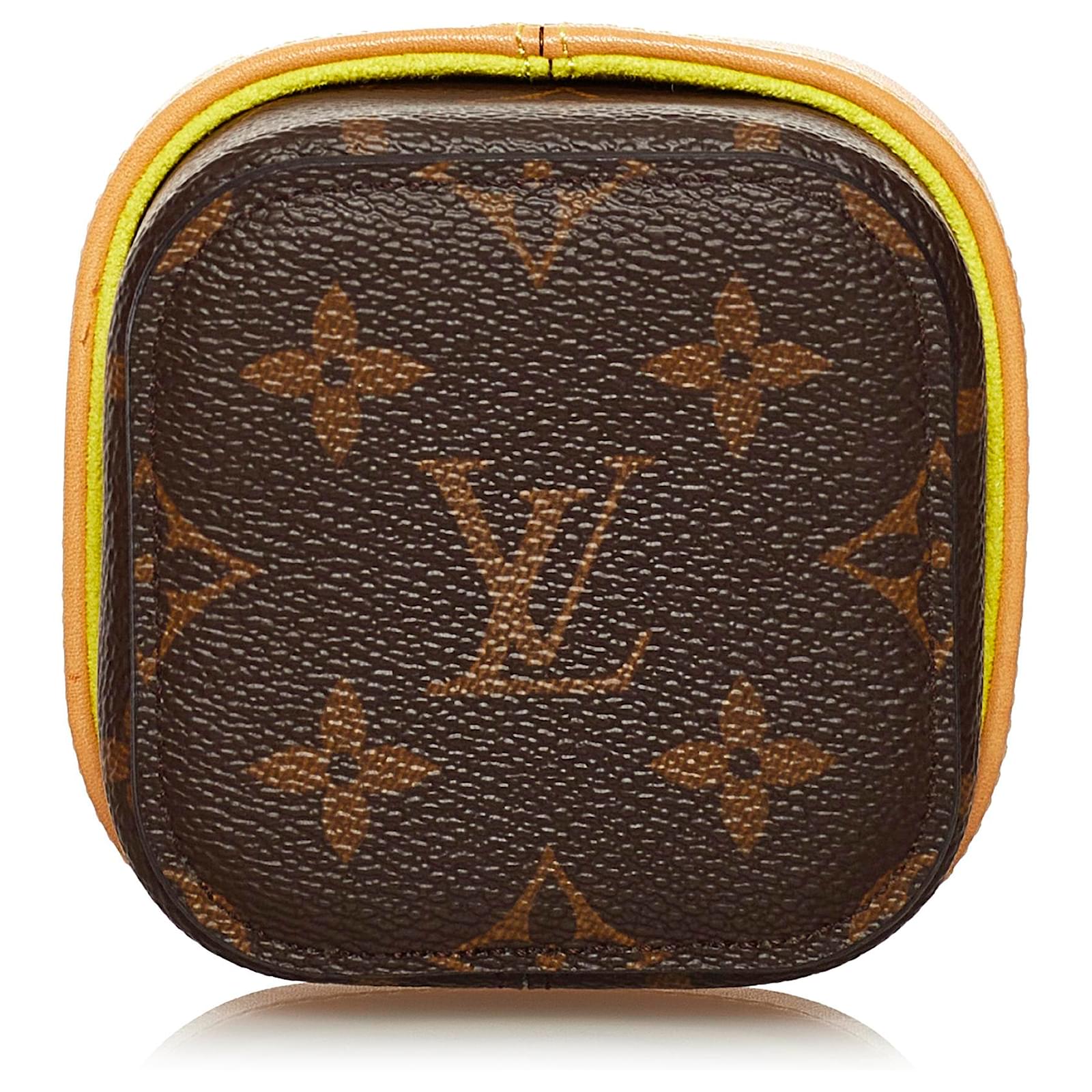 Louis Vuitton Brown Monogram Camille Box Cloth ref.676107 - Joli Closet