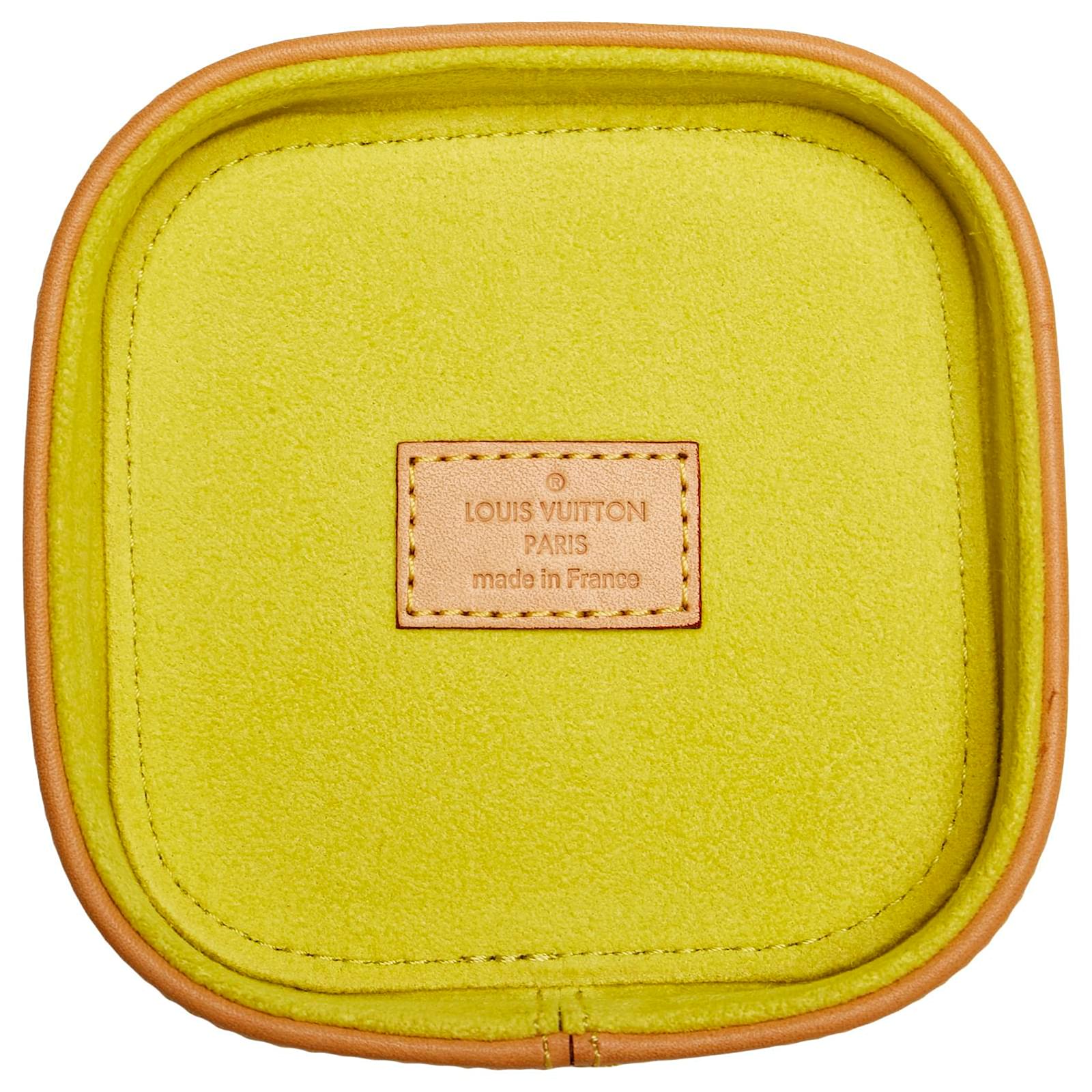 Louis Vuitton Brown Monogram Camille Box Cloth ref.676107 - Joli Closet