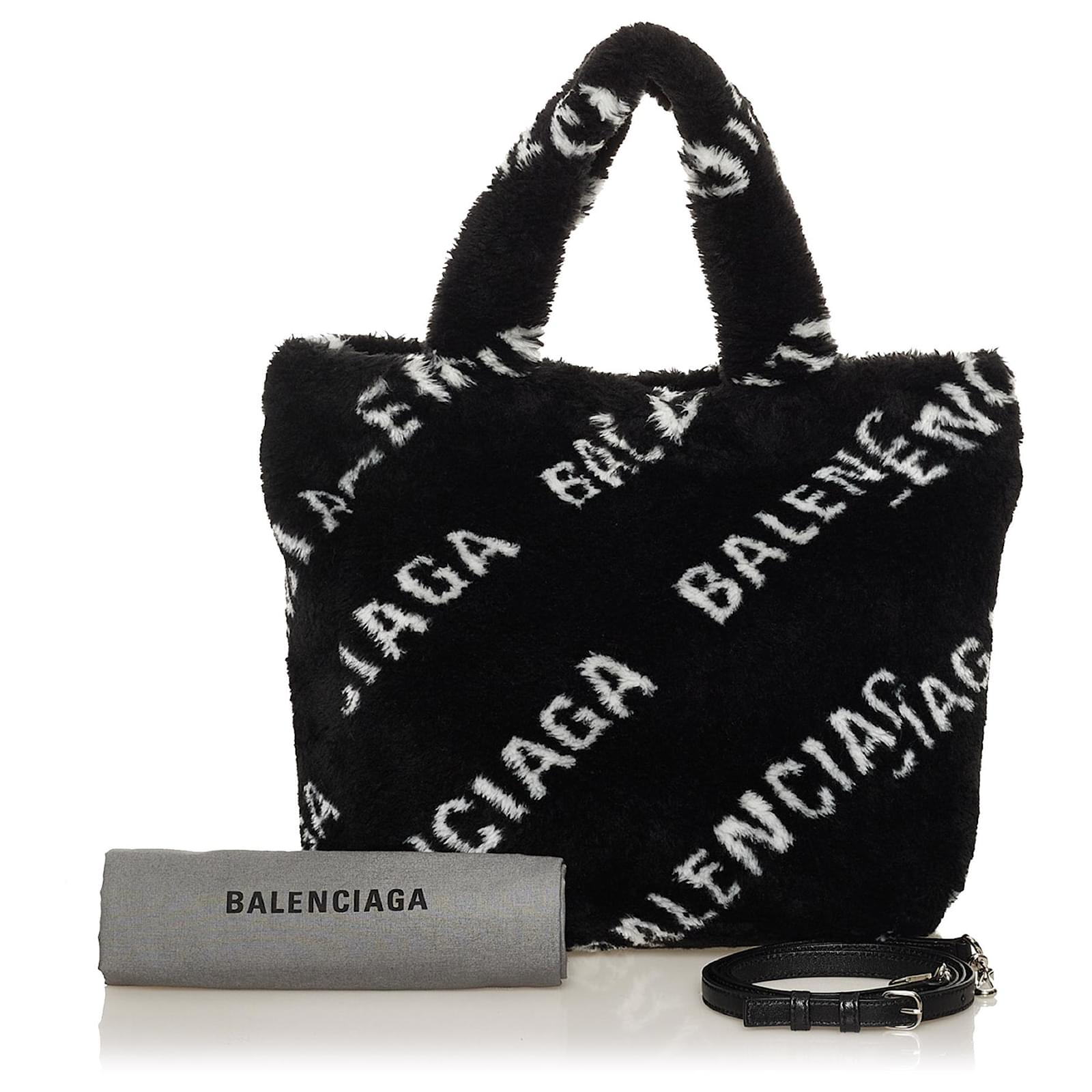 Balenciaga White Graffiti Leather Everyday Crossbody Bag Balenciaga | The  Luxury Closet