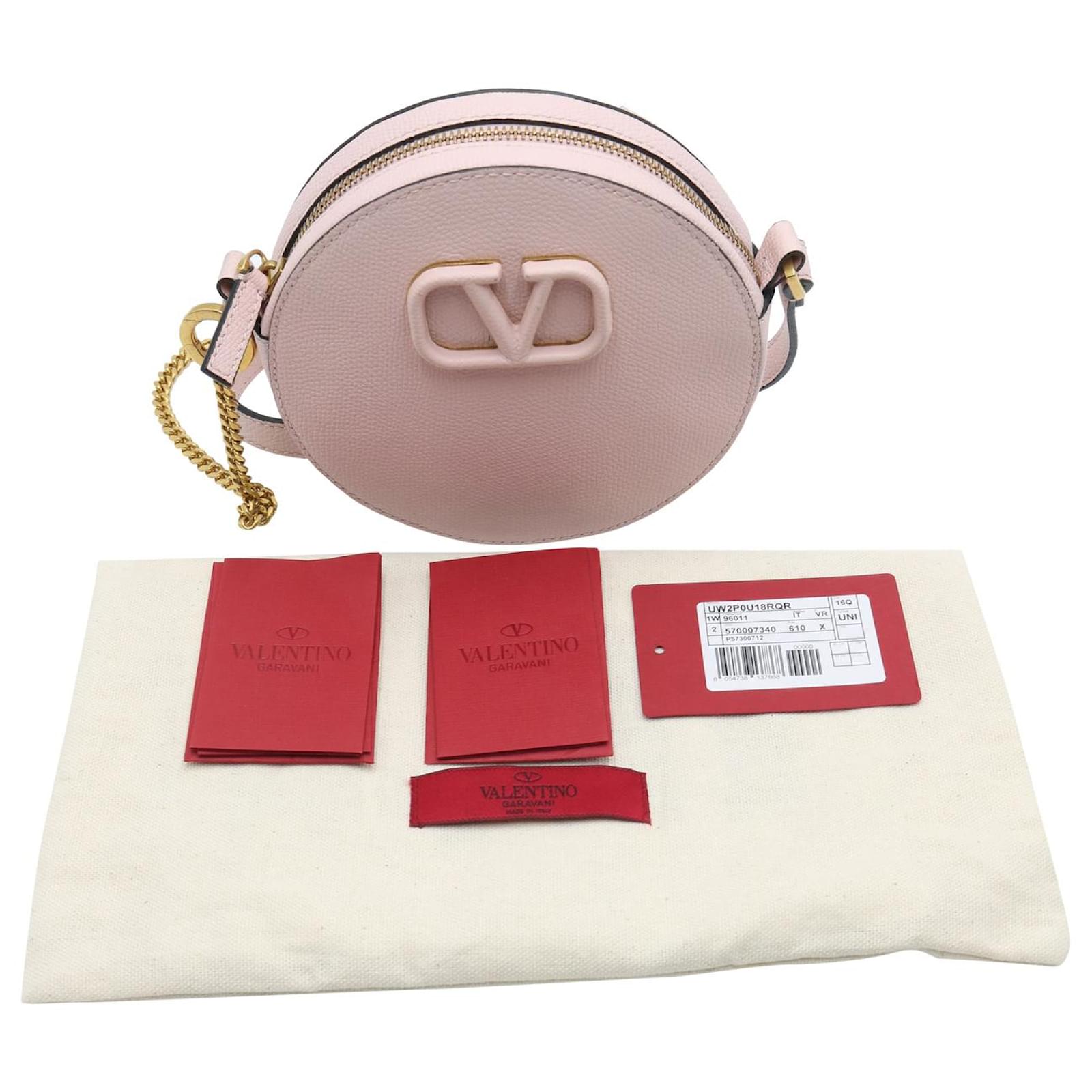 【関税&送料込】Valentino Garavani Pastel Pink Leather Vlogo Valentino Garavani Vlogo Round Crossbody Bag in Pastel Pink