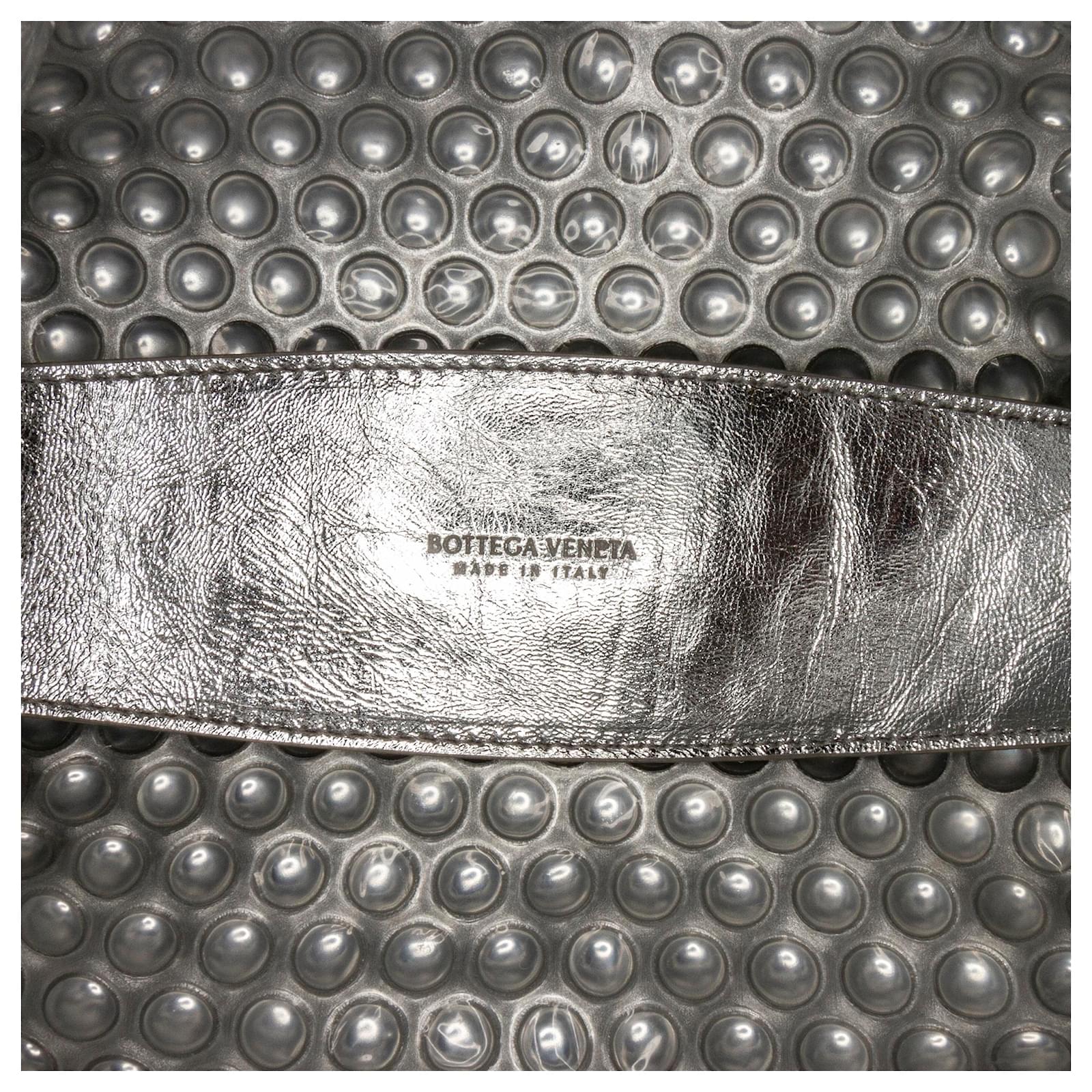 Bottega Veneta The Pouch Textured Leather Mini Silver 215487134