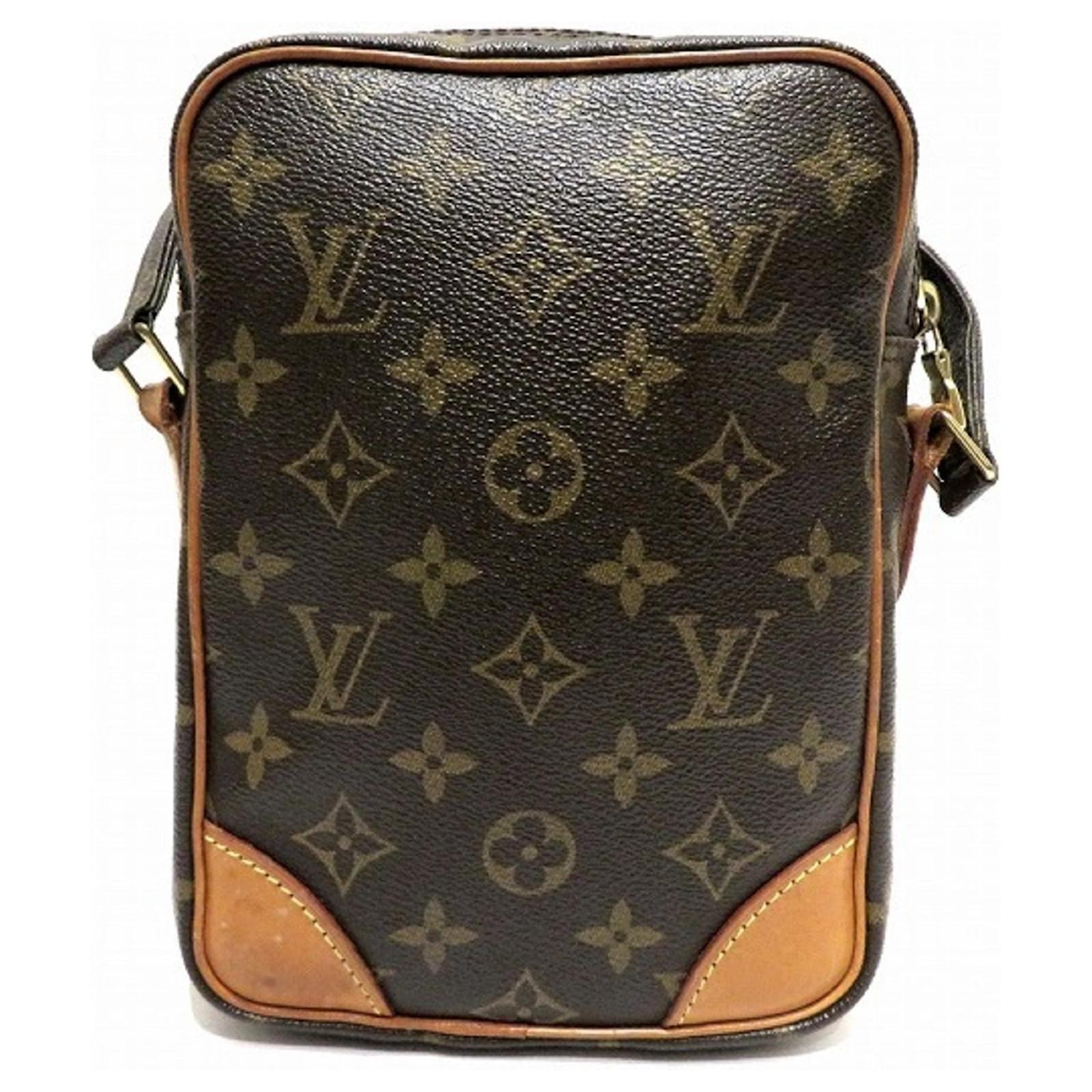 Louis Vuitton e Brown Cloth ref.682436 - Joli Closet