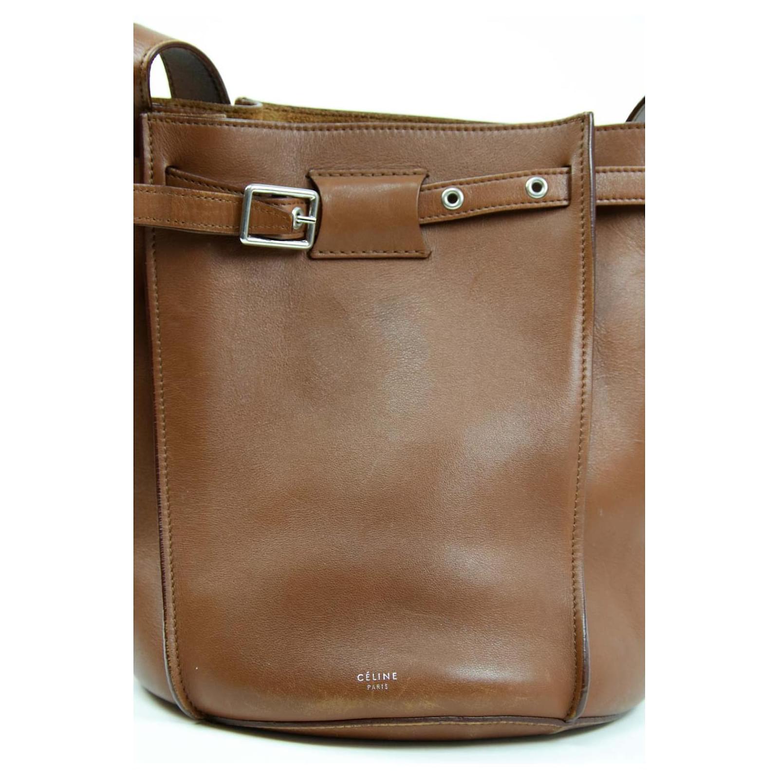 Céline Drawstring Shoulder Bag Brown Leather ref.684005 Joli Closet