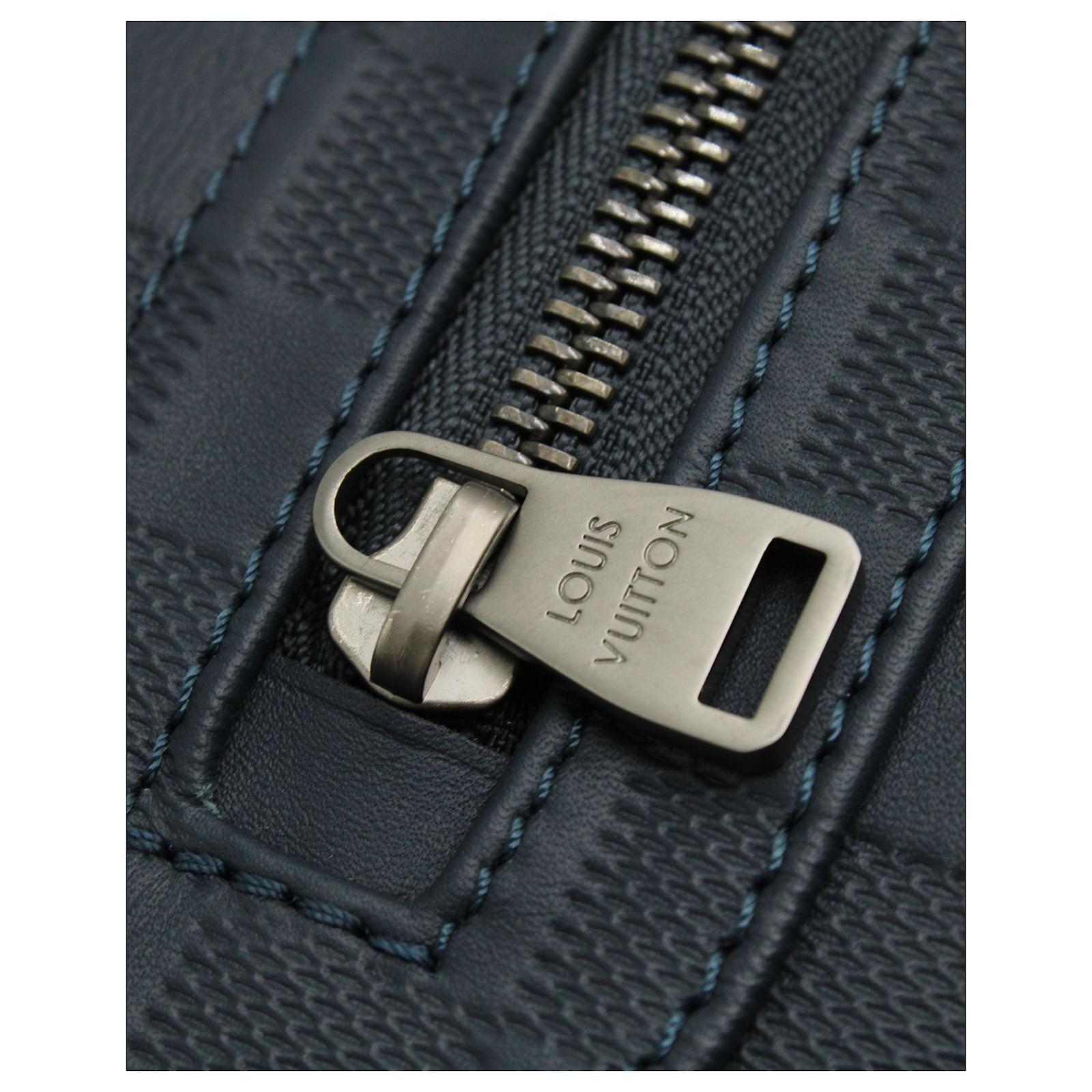 Louis Vuitton Navy Anton PM Messenger Bag – Savonches