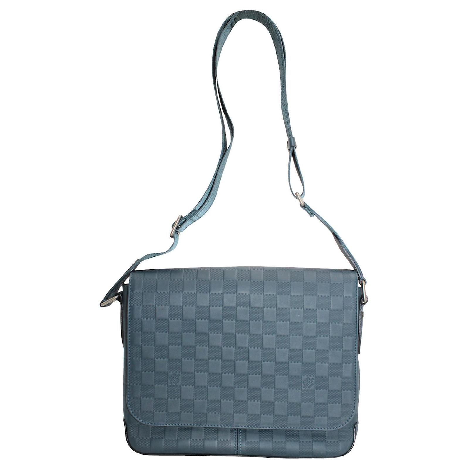 Louis Vuitton Cosmos Blue District PM Messenger Bag in Damier Infiniti  Leather ref.687543 - Joli Closet