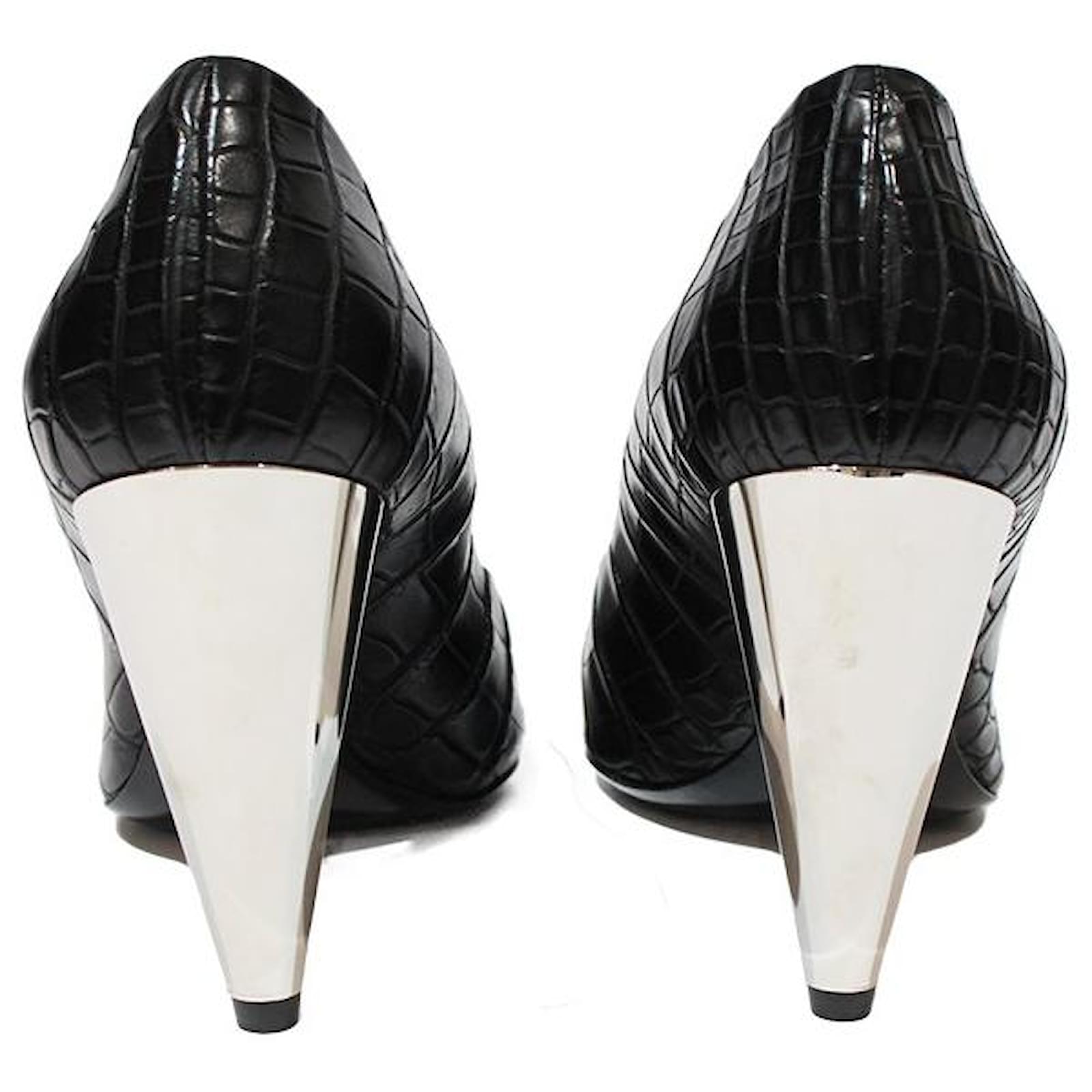 Cloth heels Louis Vuitton Black size 40 EU in Cloth - 31849661