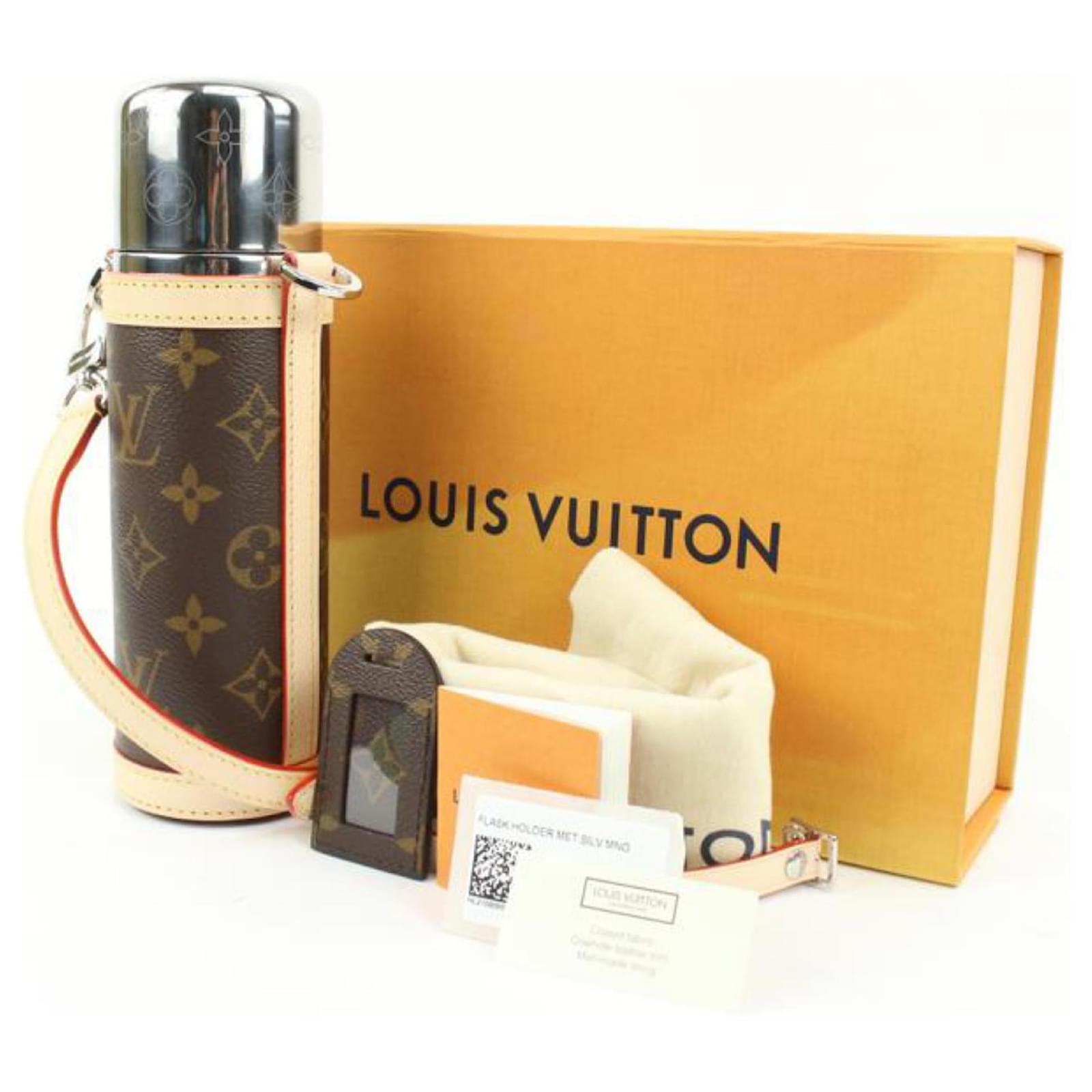 Louis Vuitton Monogram Flask Holder Thermos with Case Water Bottle Leather  ref.689213 - Joli Closet