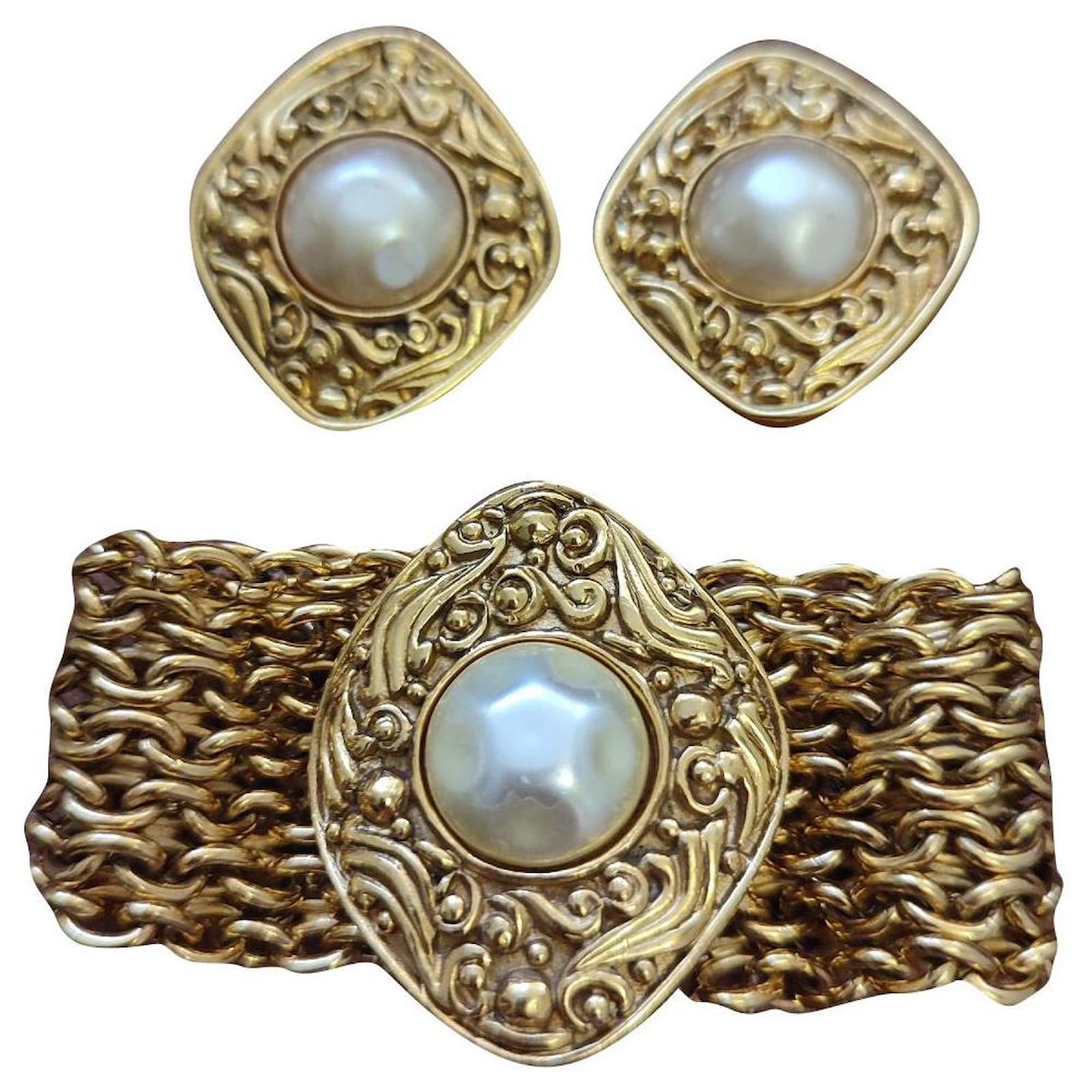 Chanel Byzantine Style Jewellery Set Golden Metal ref.690009 Joli Closet