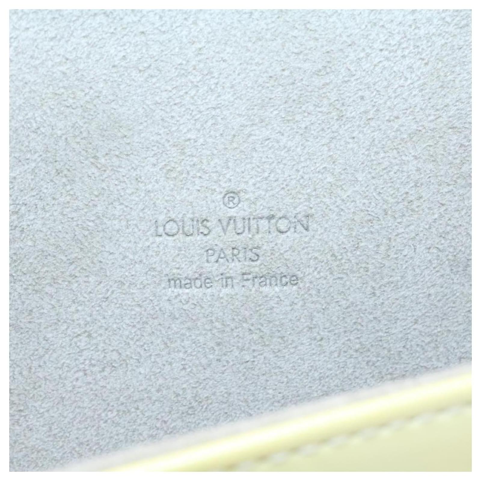 Louis Vuitton Vernis Pochette Lagoon Glasses Case Perle M91801 Lv