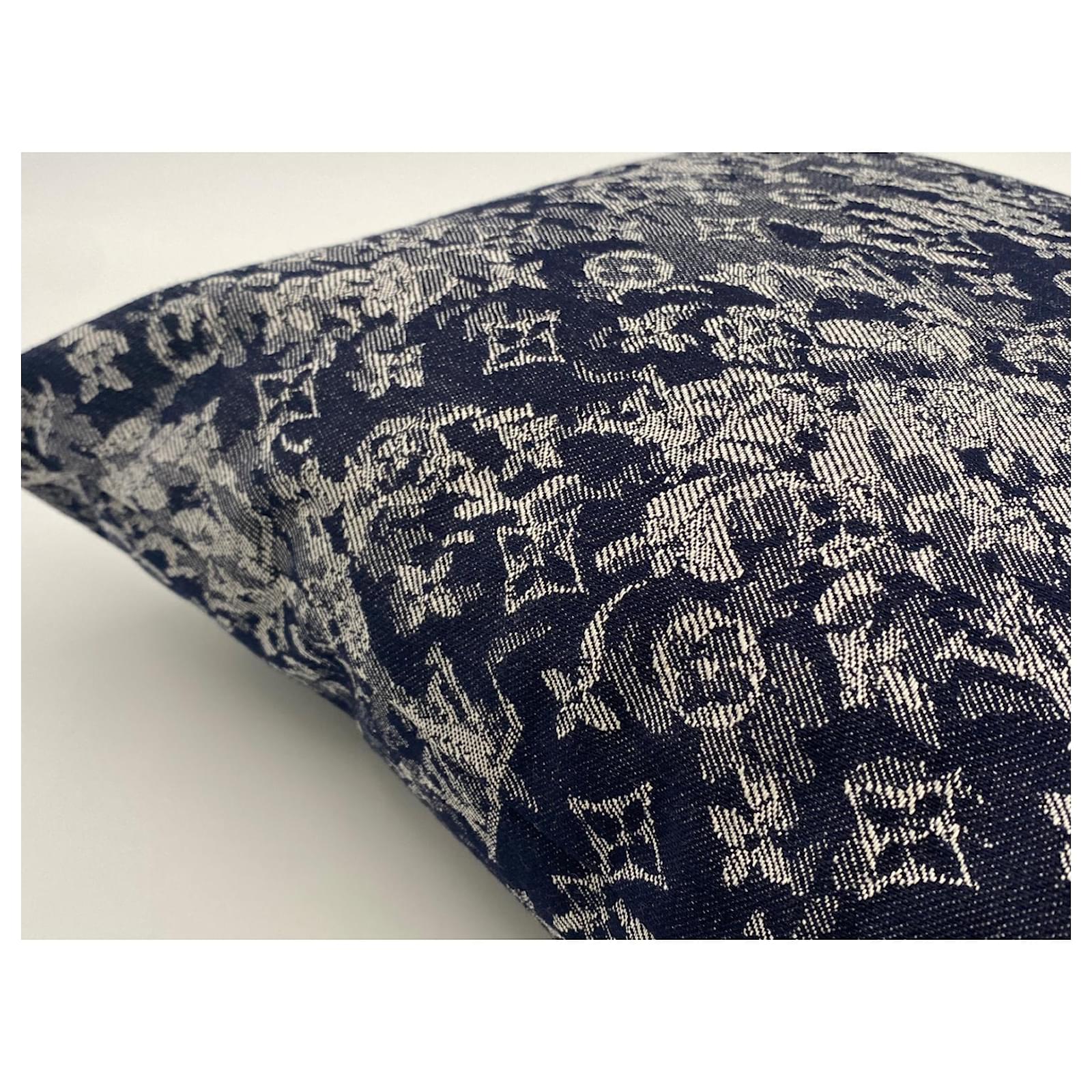2 original Louis Vuitton denim monogram fabric cushions Blue
