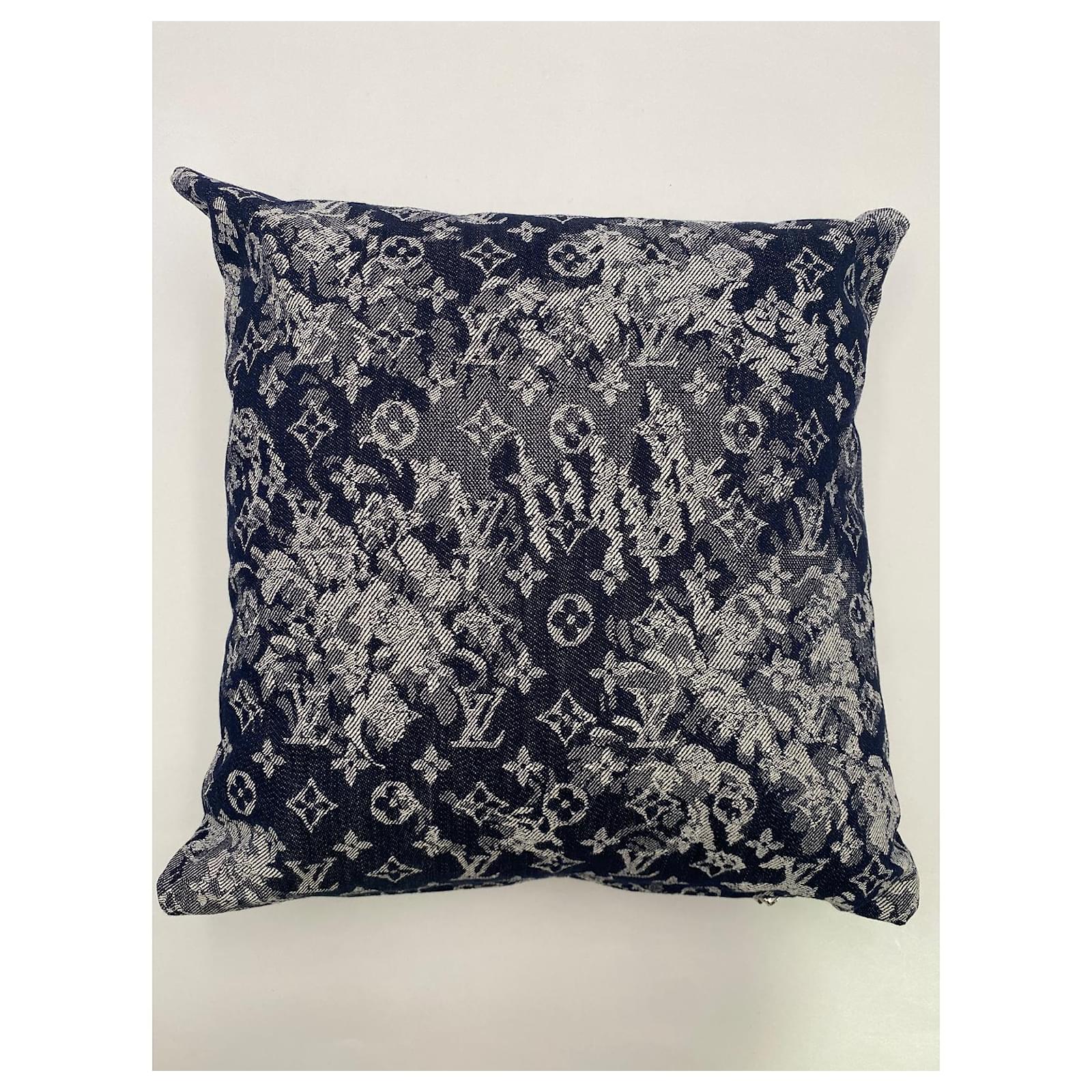 2 original Louis Vuitton denim monogram fabric cushions Blue