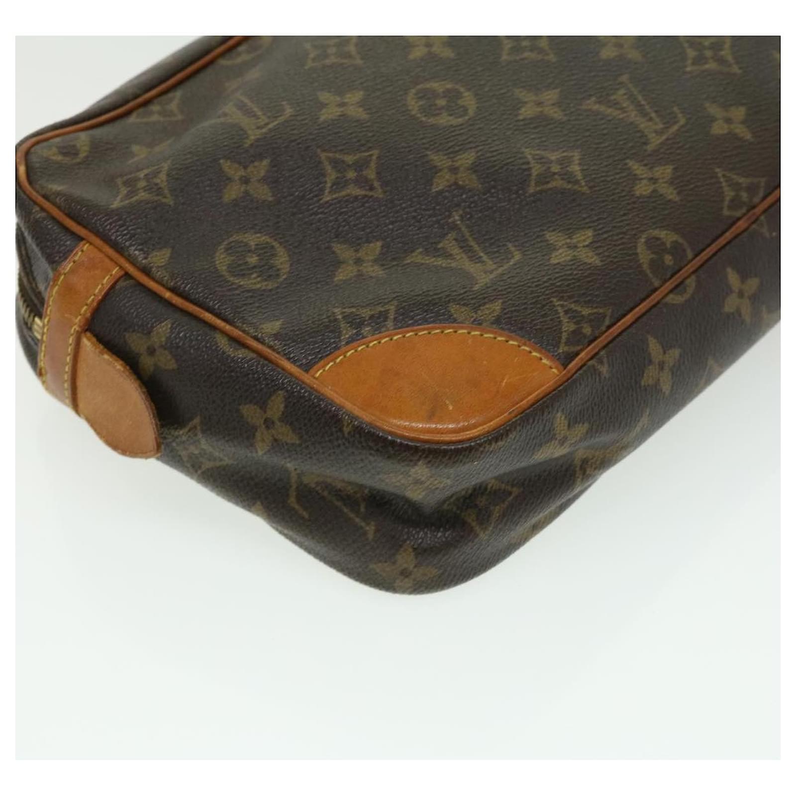 LOUIS VUITTON Epi Dauphine PM Pouch Blue M48445 LV Auth 40379