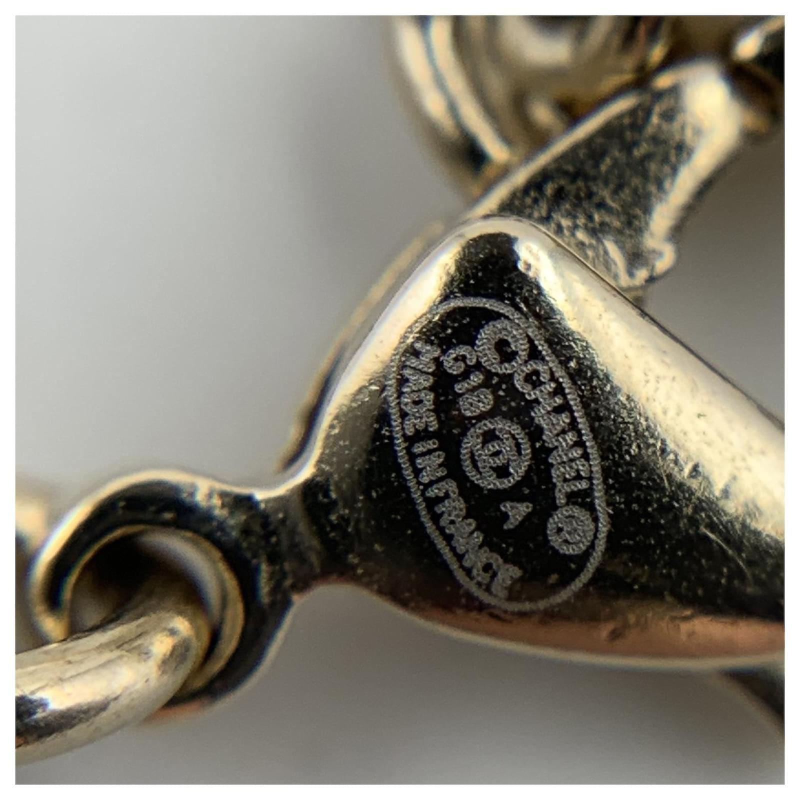 Chanel Light Gold Metal Black and Red Enamel CC Logo Chain Bracelet Golden  ref.692559 - Joli Closet