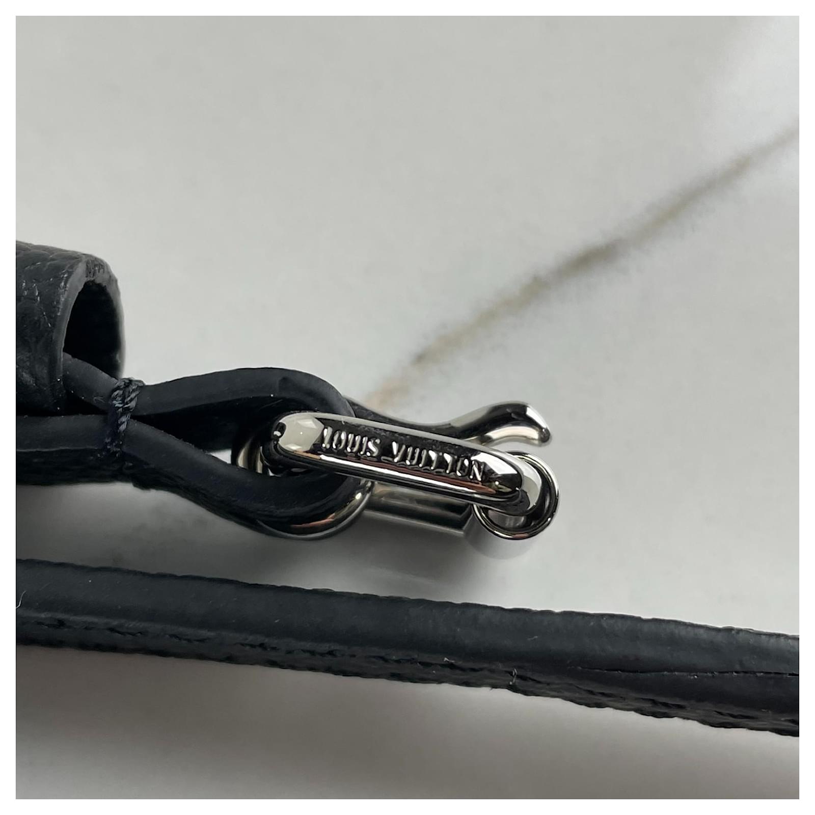 Louis Vuitton Pochette Pallas BB Black Leather ref.693477 - Joli Closet