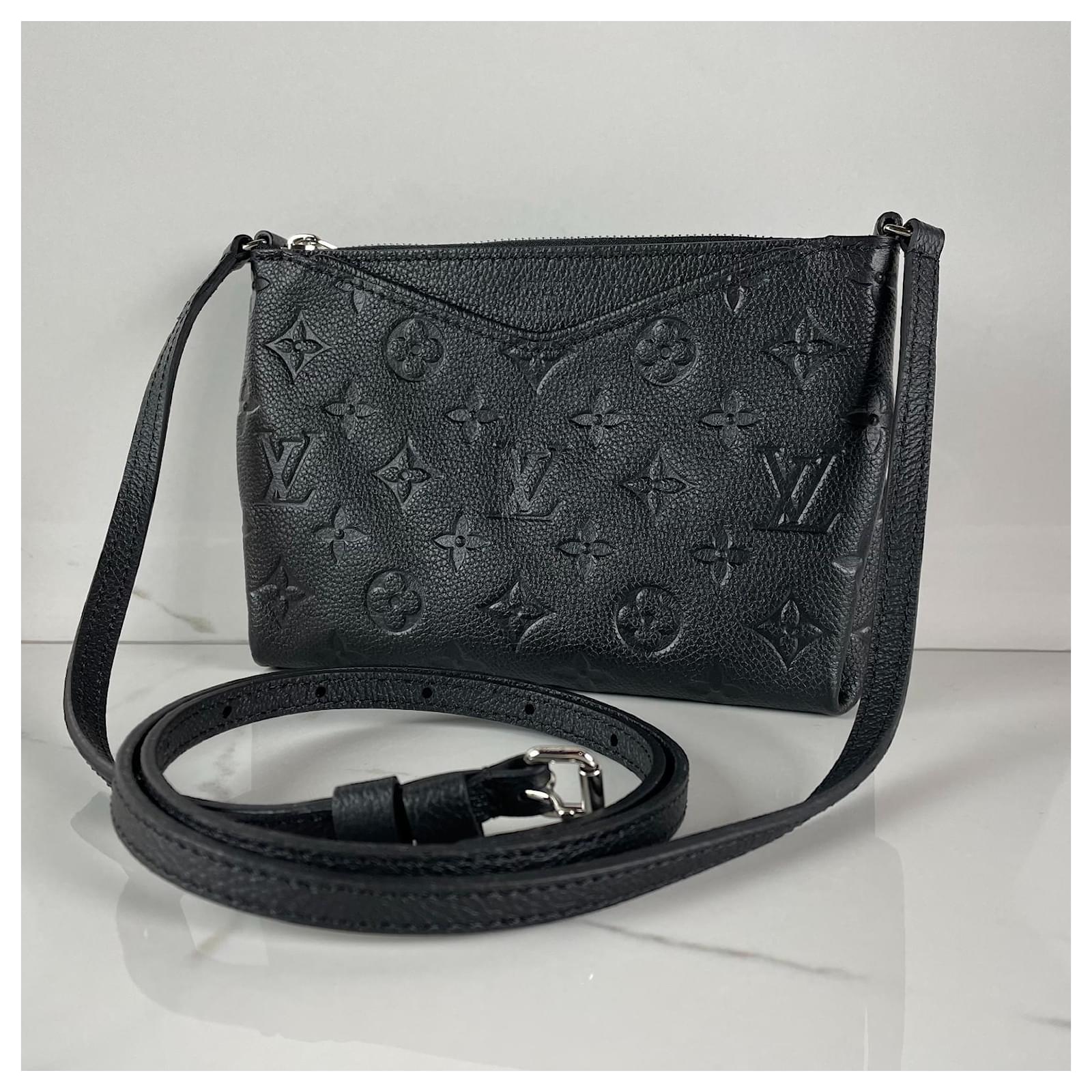 Louis Vuitton Pochette Pallas BB Black Leather ref.1022625 - Joli