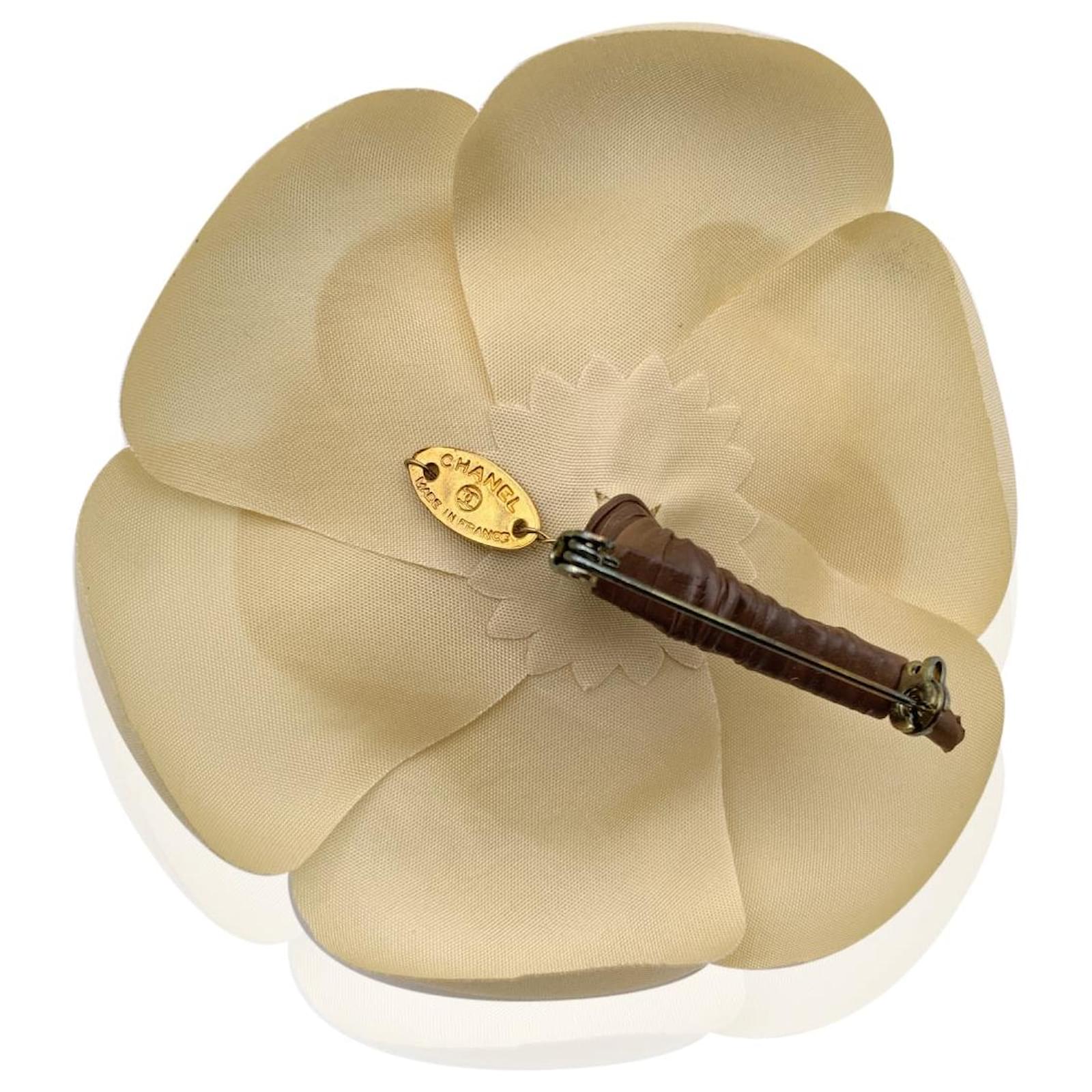 SUPERFINDINGS 16 Pièce De Fleurs En Tissu Denim Bleu 8 Styles De Fleurs à Coudre Camélia Pour Vêtements Pinces à Cheveux Décoration Accessoires De Costumes DIY