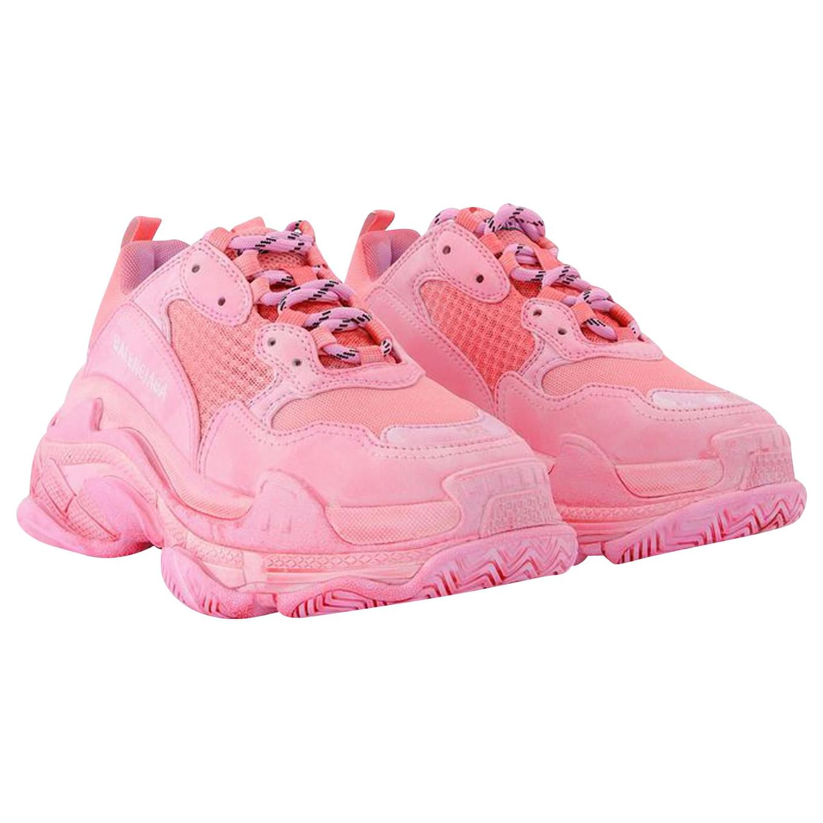 Neon VestibilitÃ Balenciaga Scarpe Balenciaga Sneaker Triple S In