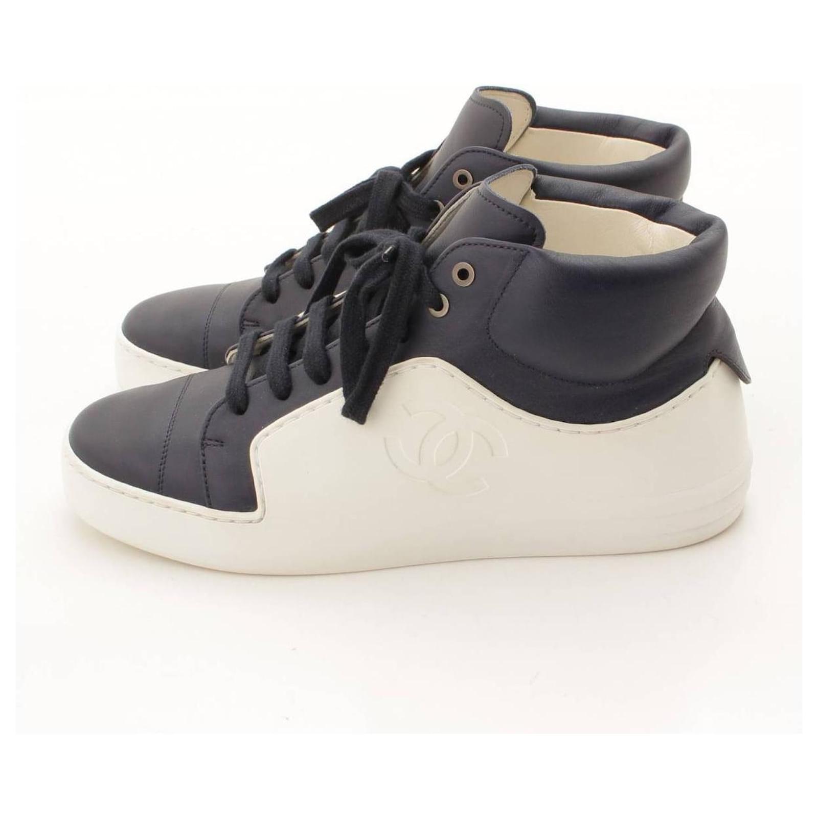 Chanel 17P Coco Mark Leather High Cut Sneakers Navy × White 37 Navy blue ref .699032 - Joli Closet