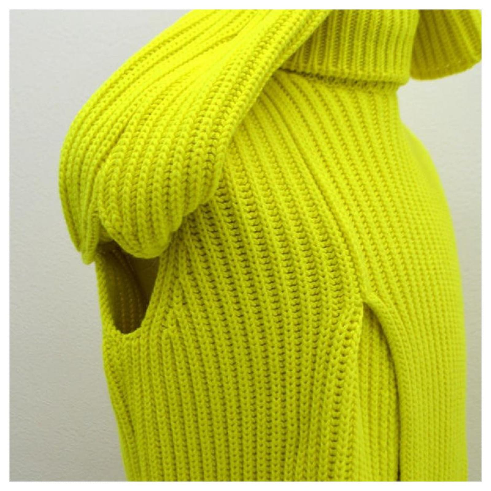 Louis Vuitton Chunky Rib Slit Turtleneck Sweater Yellow Cashmere  ref.934177 - Joli Closet