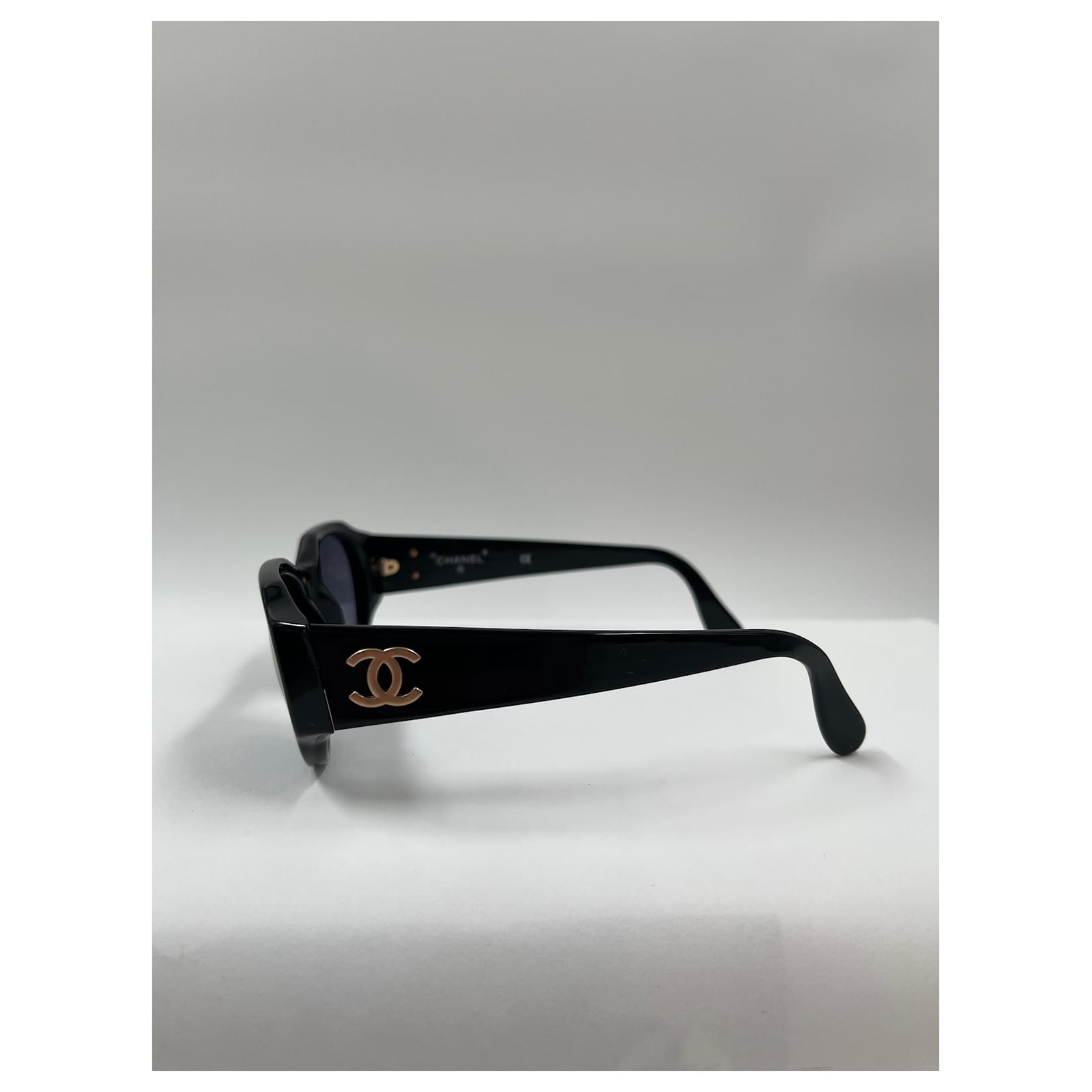 Chanel-Sonnenbrille aus schwarzem Acetat Kunststoff ref.700228 - Joli Closet