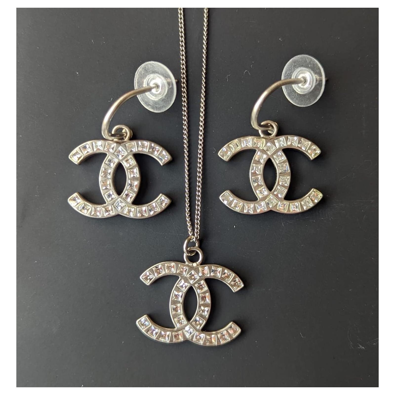Chanel CC logo square crystal drop classic SHW earrings necklace set  Silvery Metal ref.700891 - Joli Closet