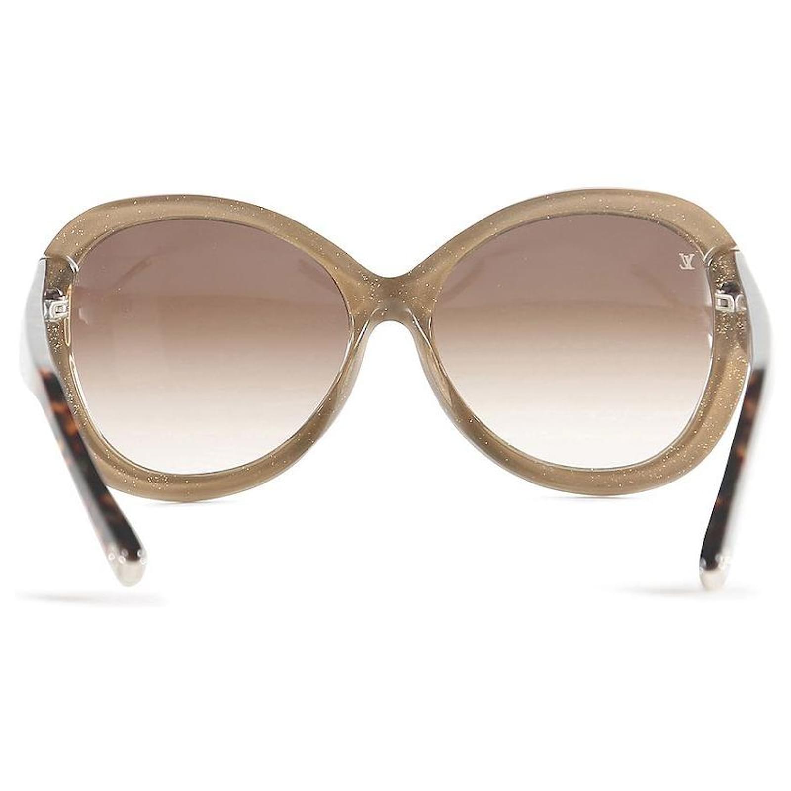 Louis Vuitton White/Cream/Brown Round Oversized Angelica Sunglasses Plastic  ref.706509 - Joli Closet