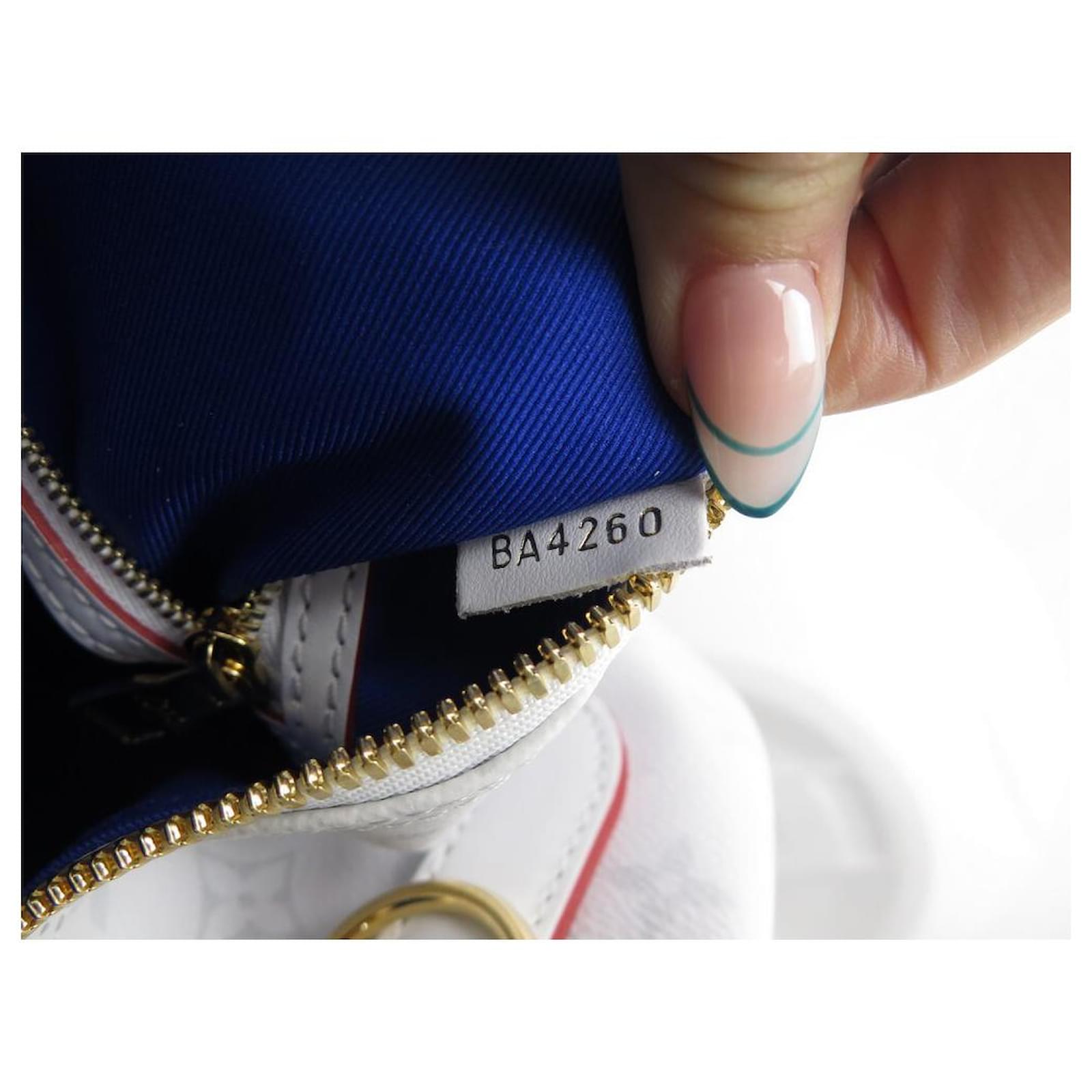 NEW LOUIS VUITTON sneakers NBA KEEPALL TRAVEL BAG 55 ANTARTICA SHOULDER BAG  Grey Cloth ref.708455 - Joli Closet