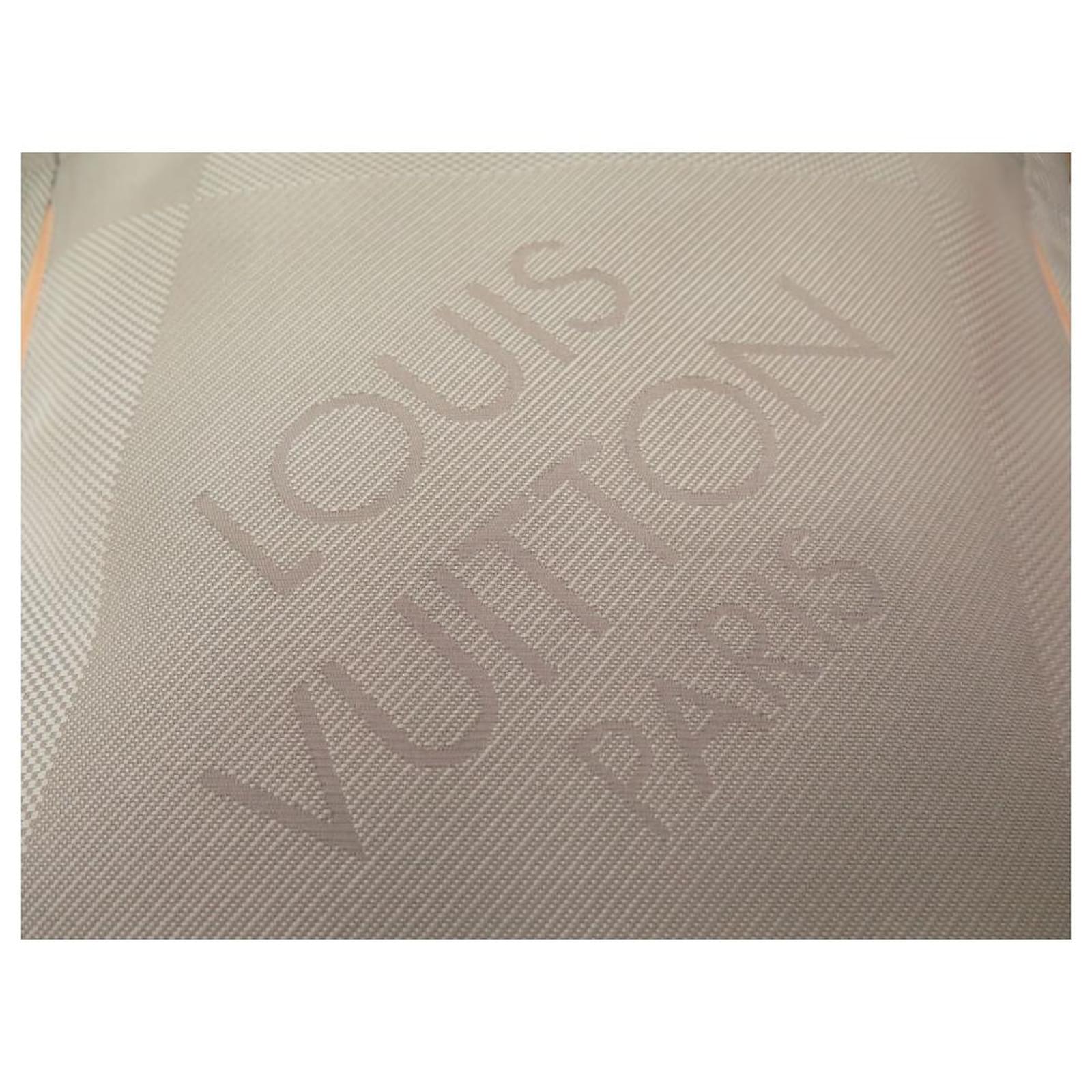 LOUIS VUITTON LE MESSENGER BAG DAMIER GEANT CANVAS CROSSBODY BAG Grey Cloth  ref.708548 - Joli Closet
