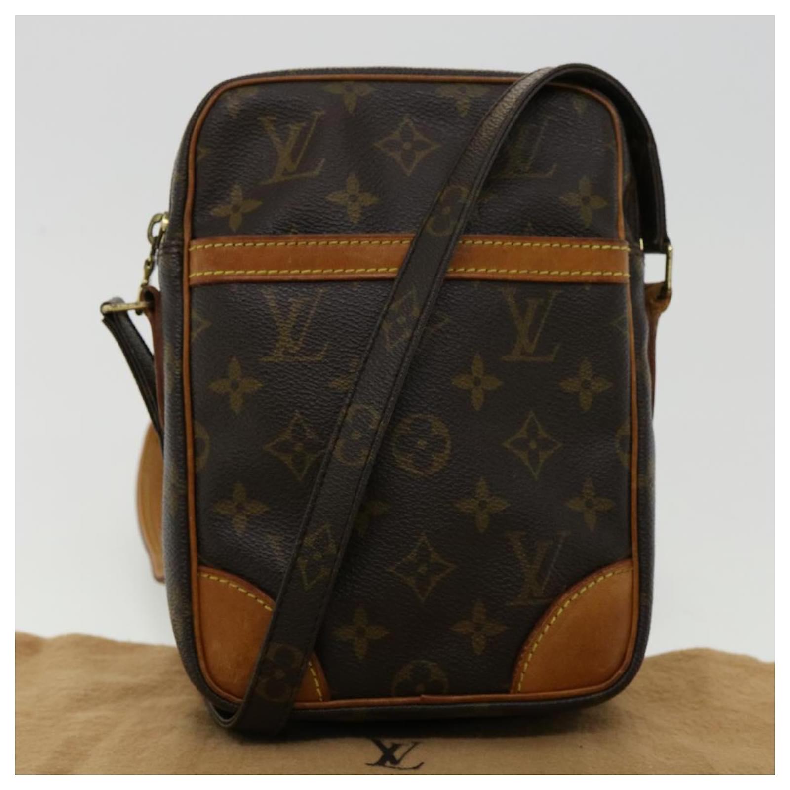 LOUIS VUITTON Monogram Danube Shoulder Bag M45266 LV Auth jk2706 Cloth  ref.708898 - Joli Closet