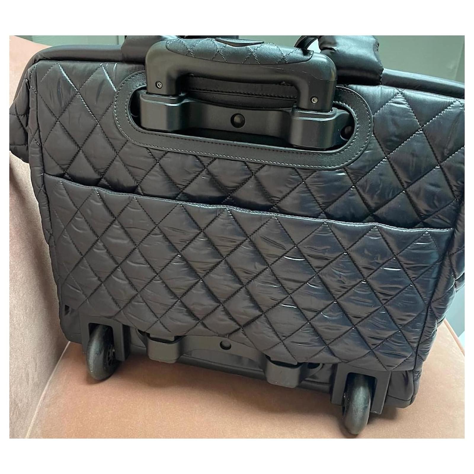 Cocoon Chanel Travel bag Black Silver hardware Polyester Linen ref.258043 -  Joli Closet