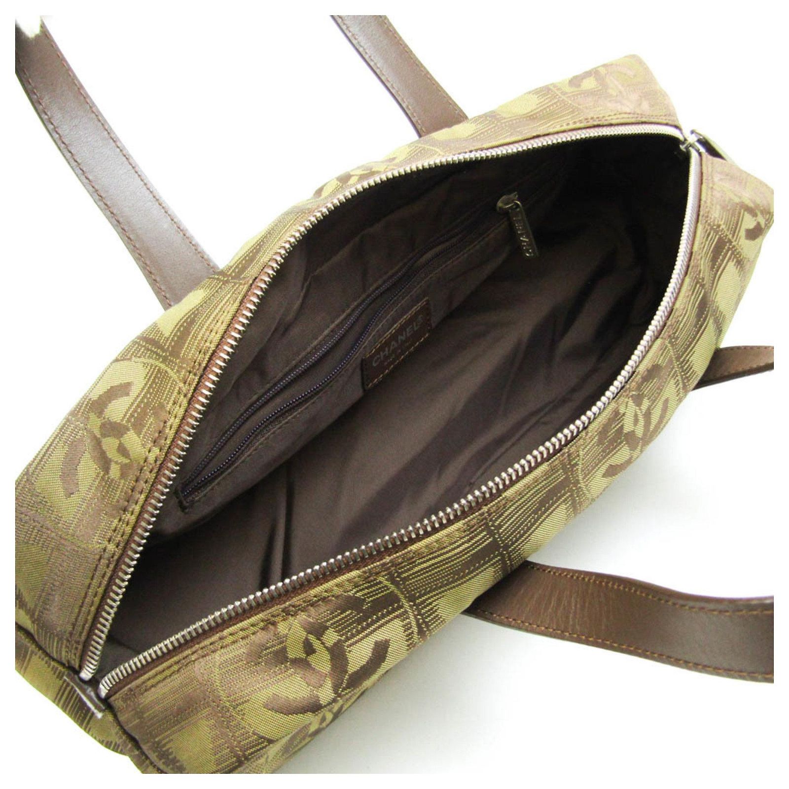 Chanel Travel line Khaki Synthetic ref.711638 - Joli Closet