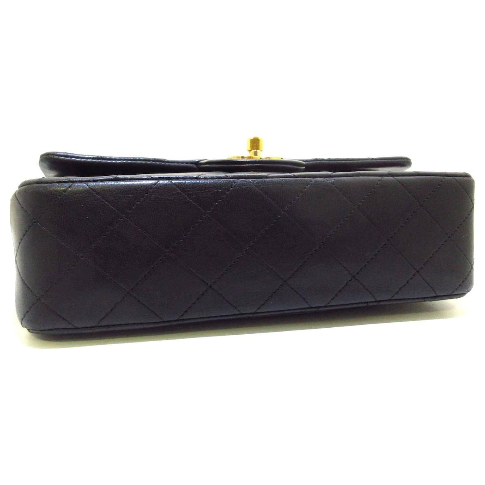 Chanel Classic Flap Black Leather ref.712551 - Joli Closet