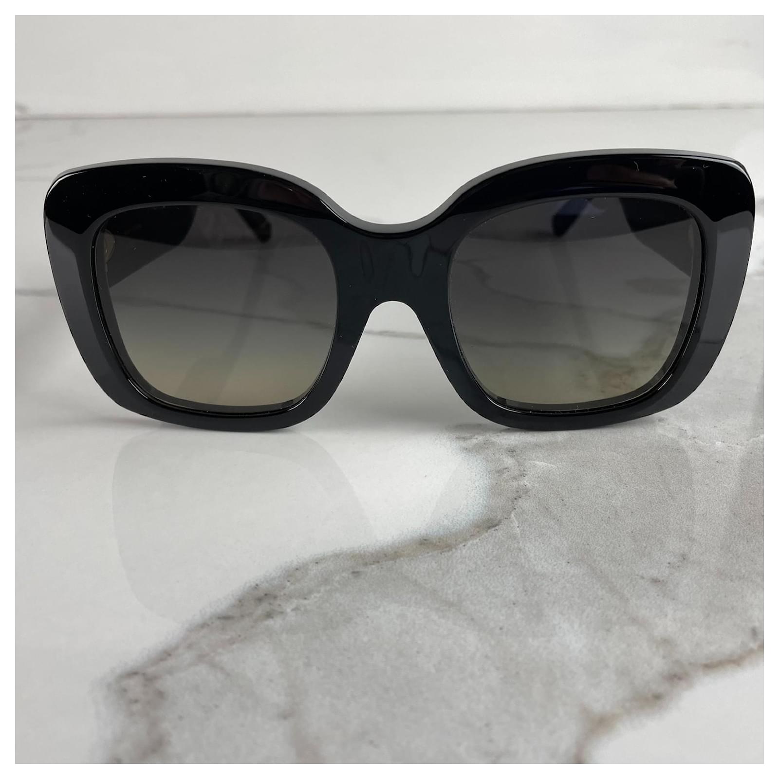 Louis Vuitton LV Empreinte Square Sunglasses Black Acetate. Size W
