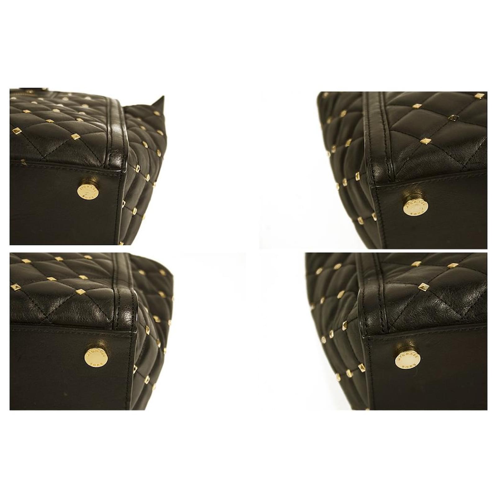 Michael Kors Black Quilted Leather Gold Tone Studded Tote Handbag Shoulder  bag ref.712913 - Joli Closet