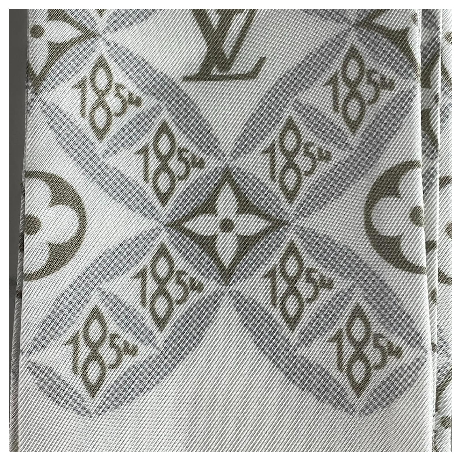 Louis Vuitton Bandeau Since 1854 Beige Silk ref.713352 - Joli Closet