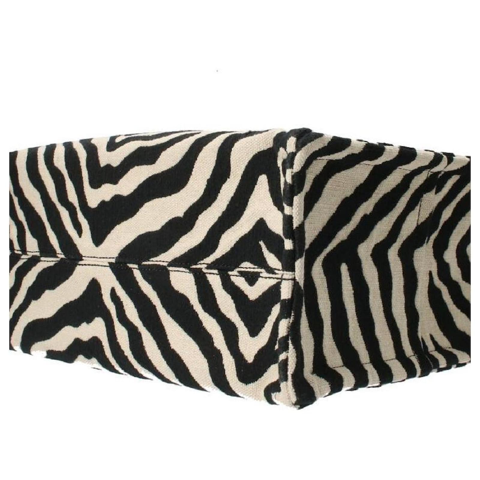 Céline *Celine by Hedi Slimane [LARGE CABAS THAIS] Zebra pattern tote bag  Black Beige Cloth ref.714283 - Joli Closet