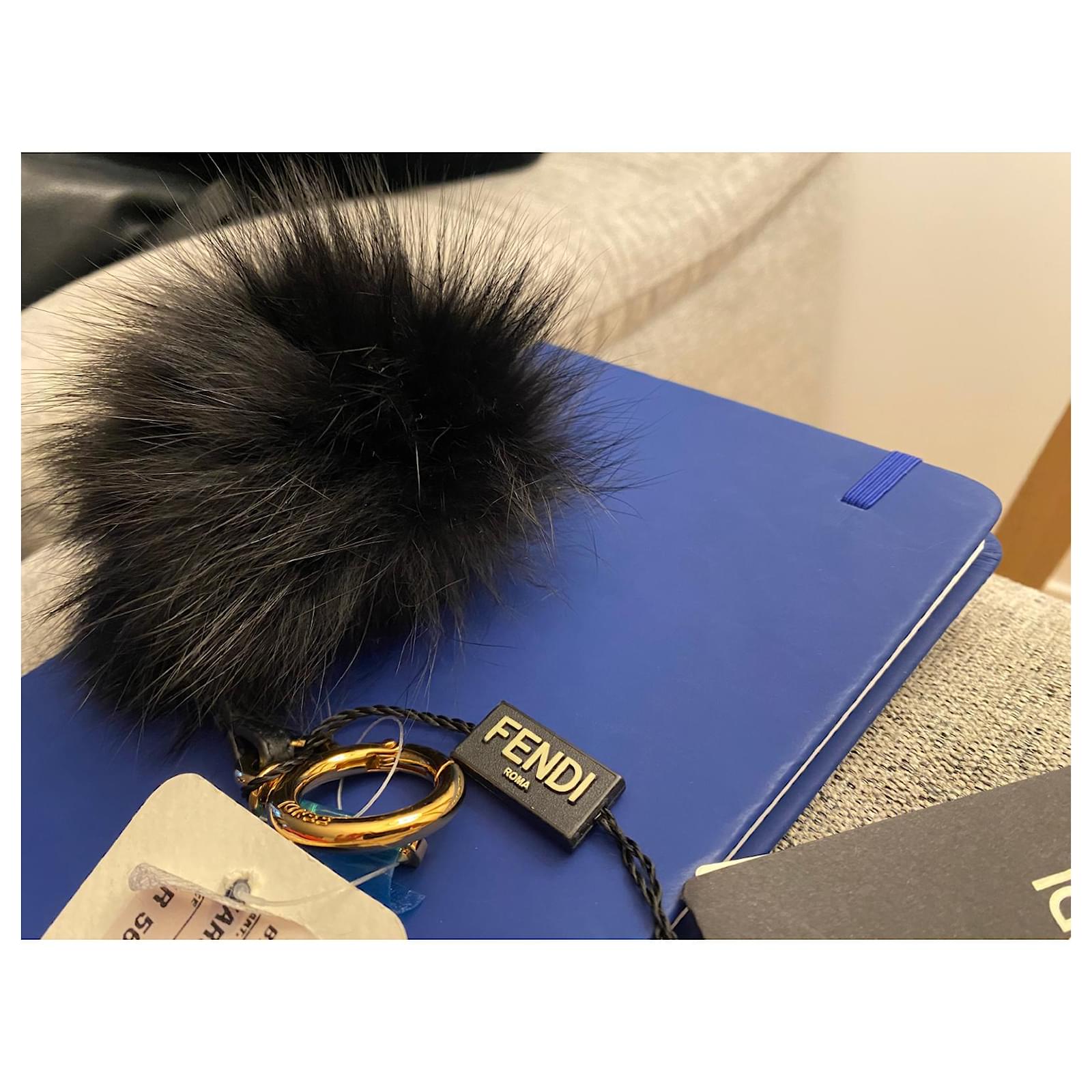 Fendi Bag charms Black Fur ref.714320 - Joli Closet