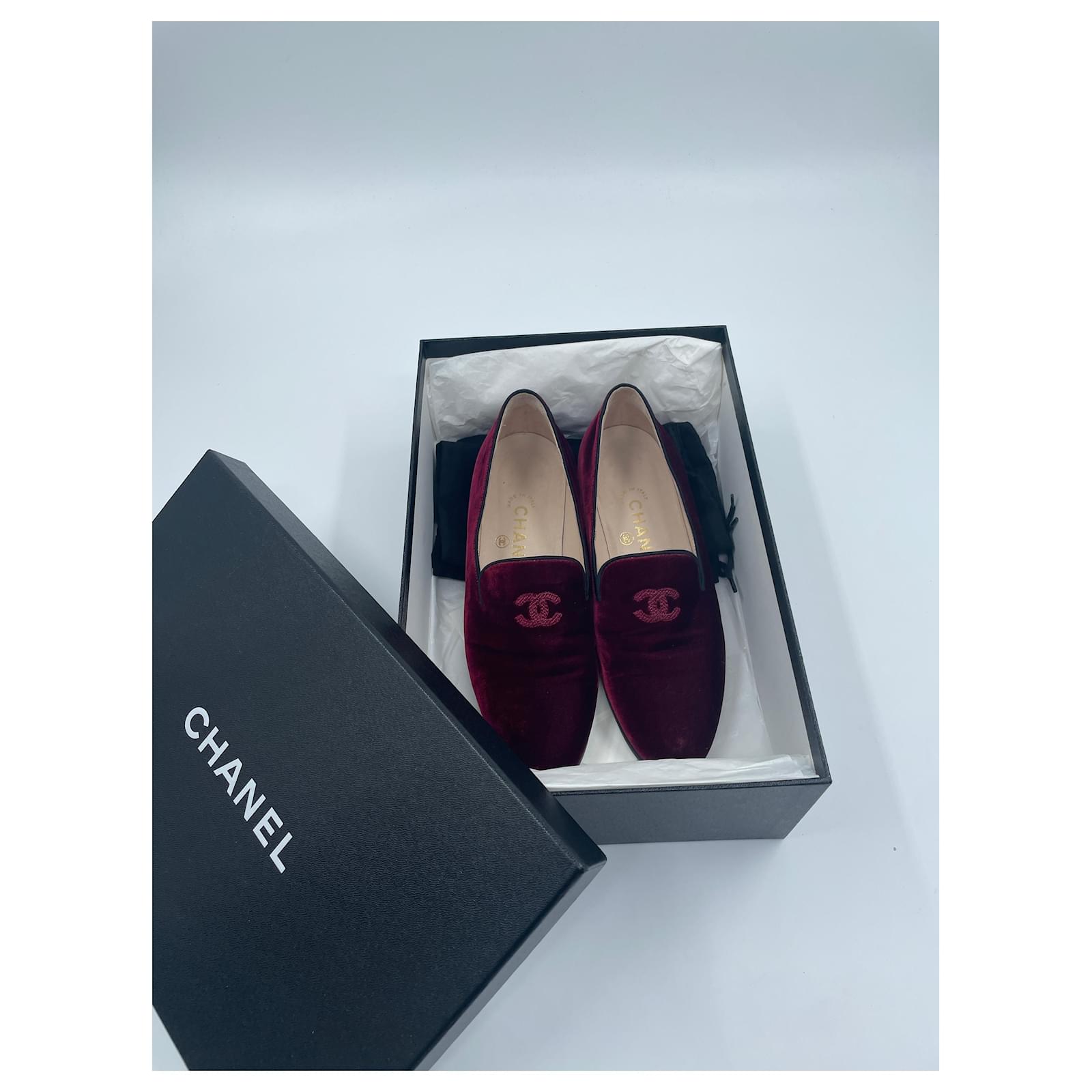 Burgundy Velvet Chanel Loafers Dark red ref.715262 - Joli Closet