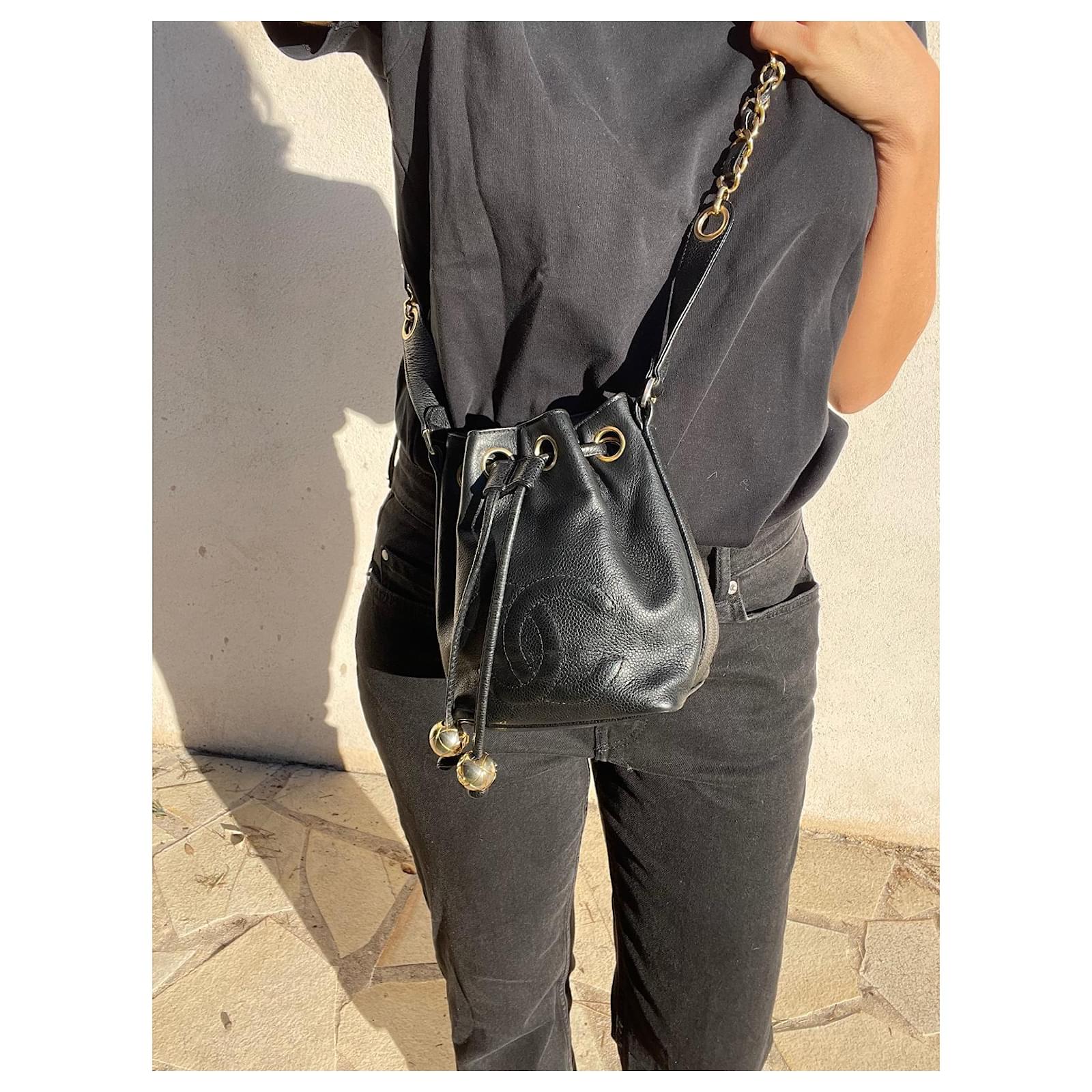 Gabrielle bucket leather crossbody bag Chanel Black in Leather - 21339311