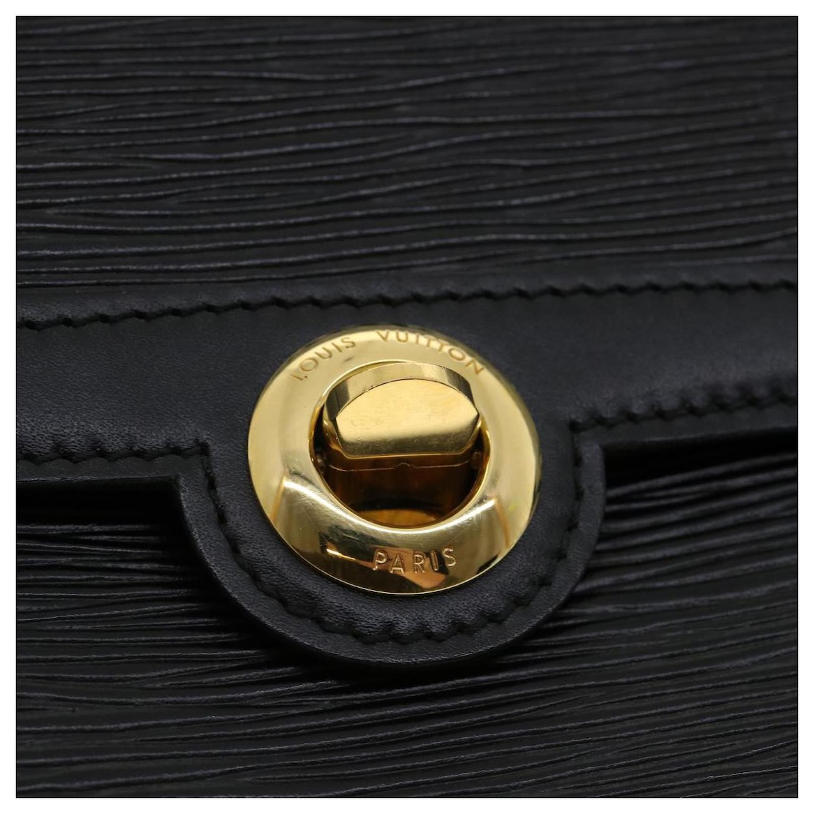 Louis Vuitton Pochette Epi MM/GM Noir - US
