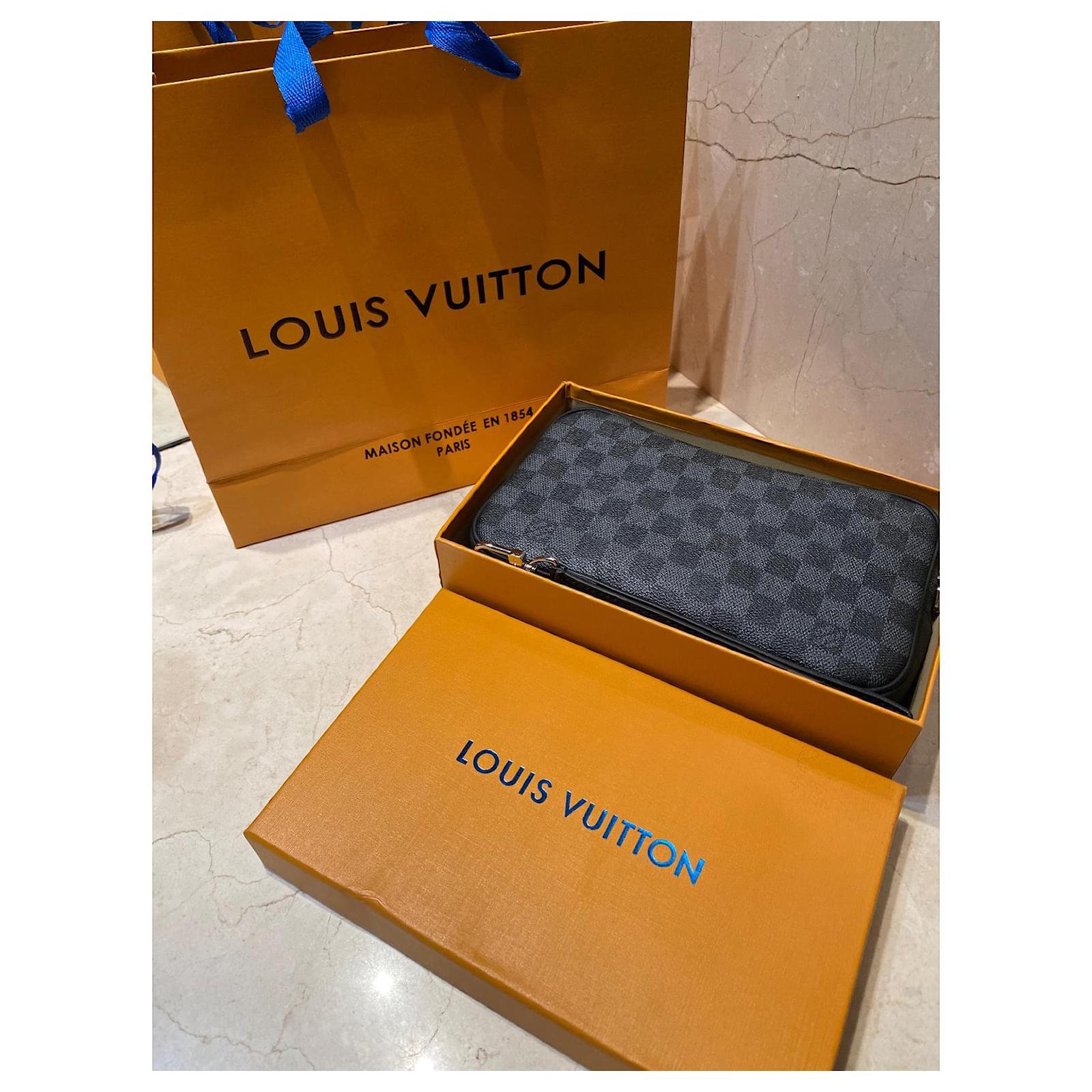 Louis Vuitton LV Kasai clutch in Damier Graphite Canvas Navy blue