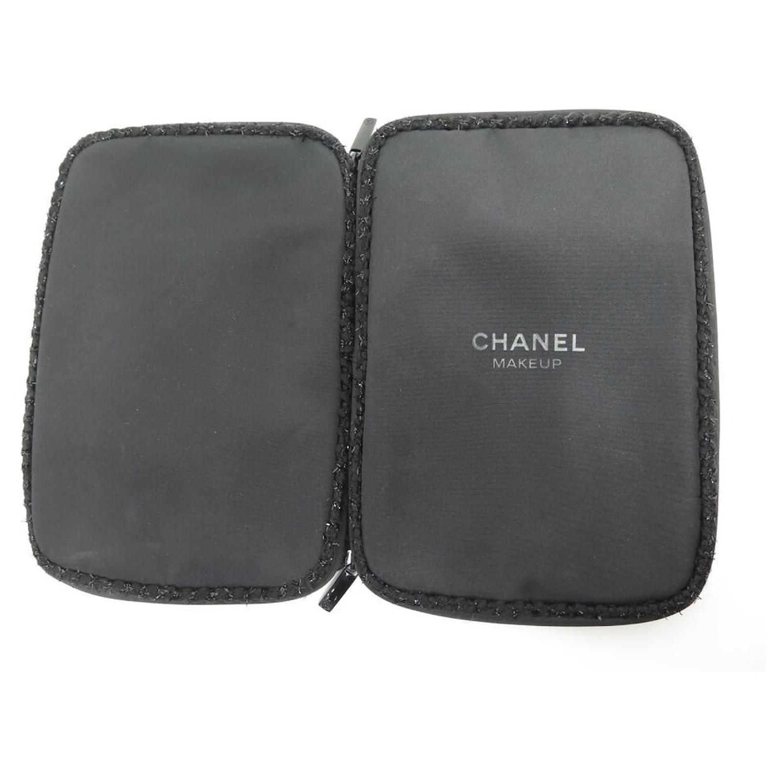 CHANEL MAKE UP CASE BLACK TWEED LISERET + BRUSHES COSMETIC POUCH POUCH  Cloth ref.721903 - Joli Closet
