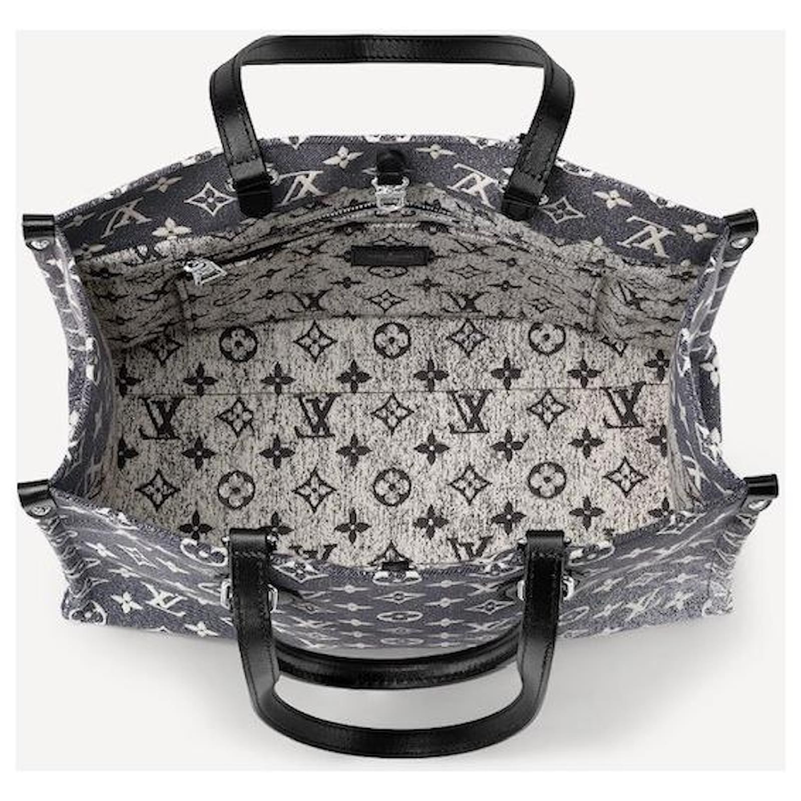 Onthego leather tote Louis Vuitton Grey in Leather - 25262298