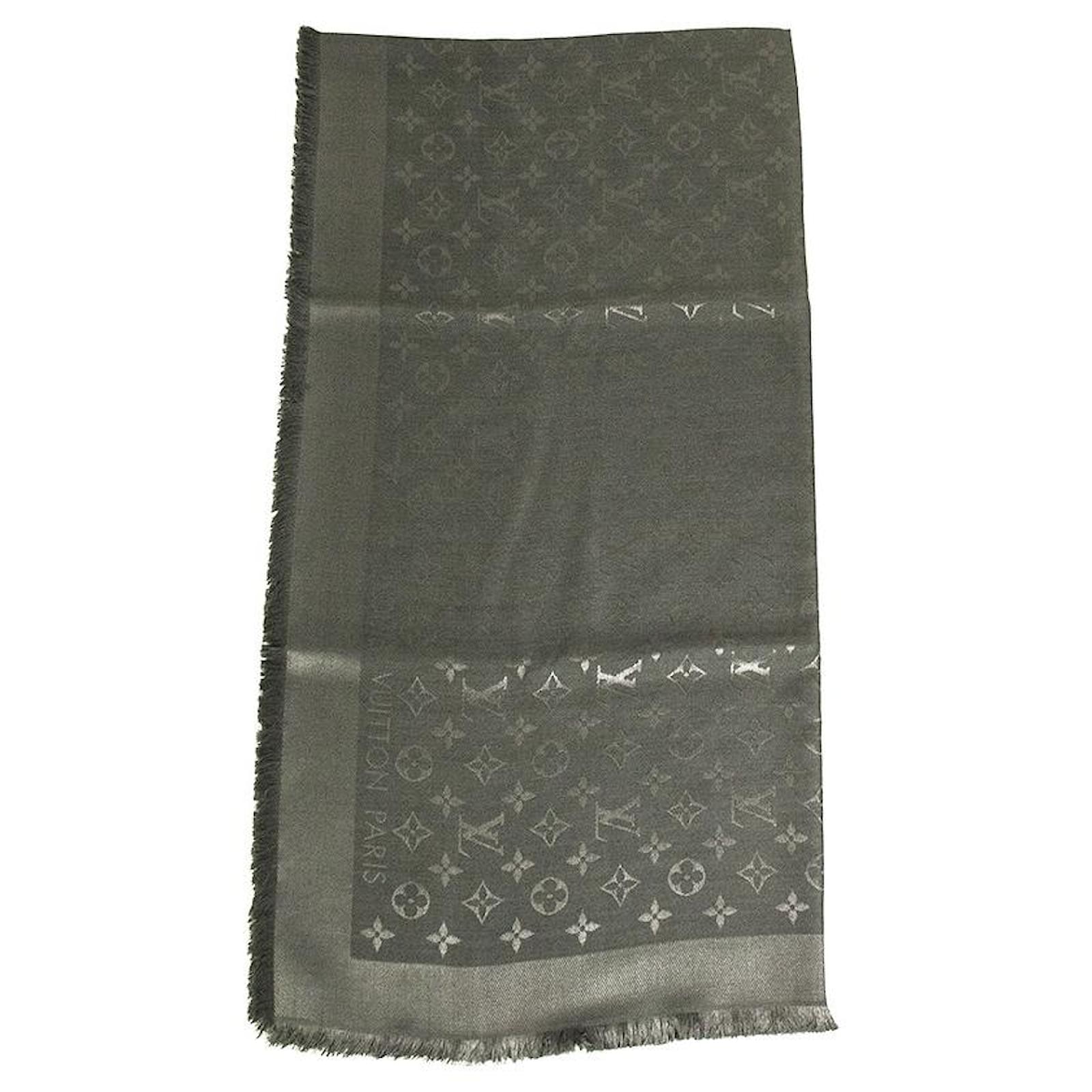 Sciarpa pasmina scialle classica monogramma grigio carbone Louis Vuitton  M76876 Seta ref.723582 - Joli Closet